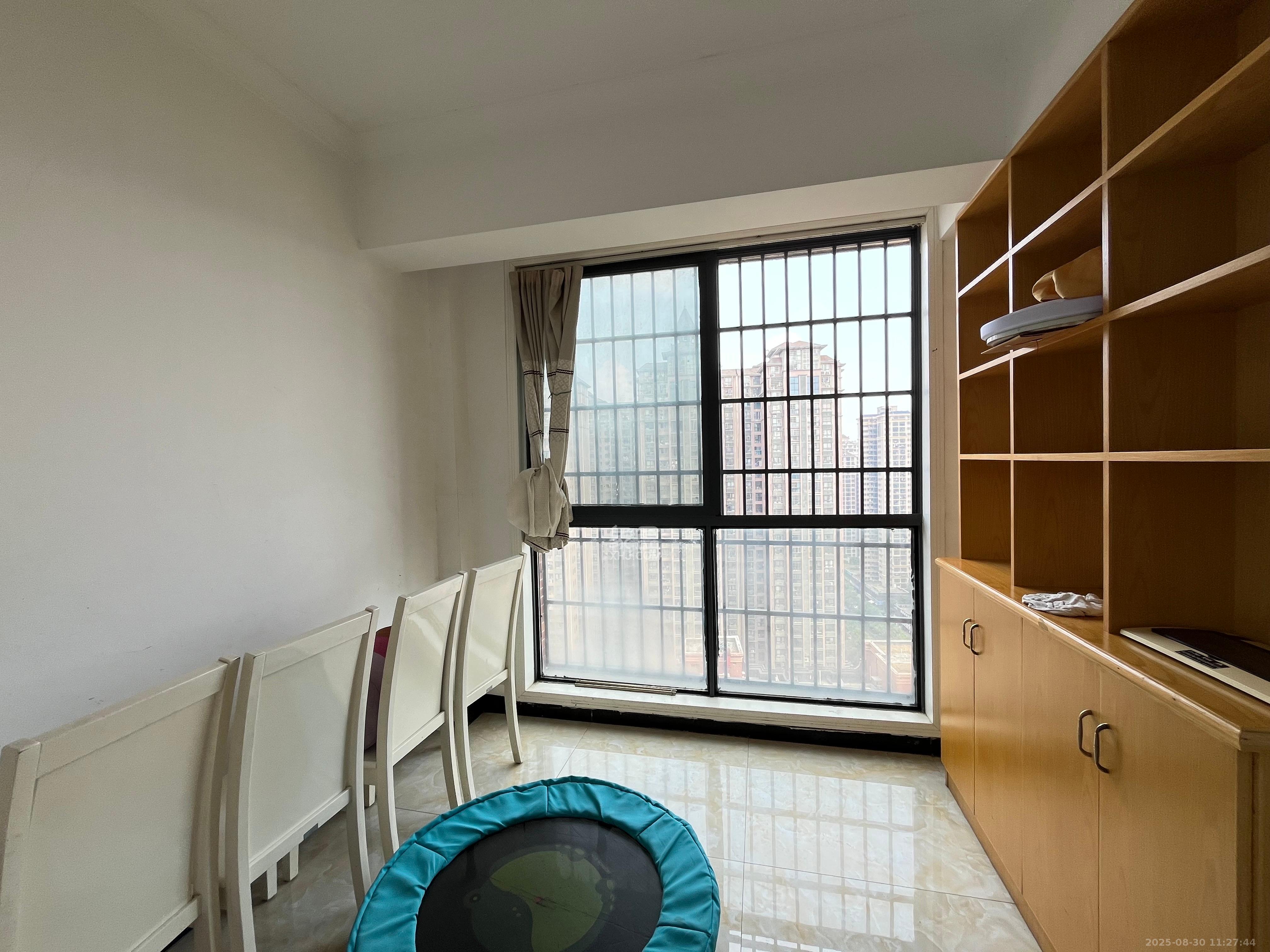 海德公园 4室2厅2卫 2000.0元/月 海德公园 4室2厅2卫 2000.0元/月室内图