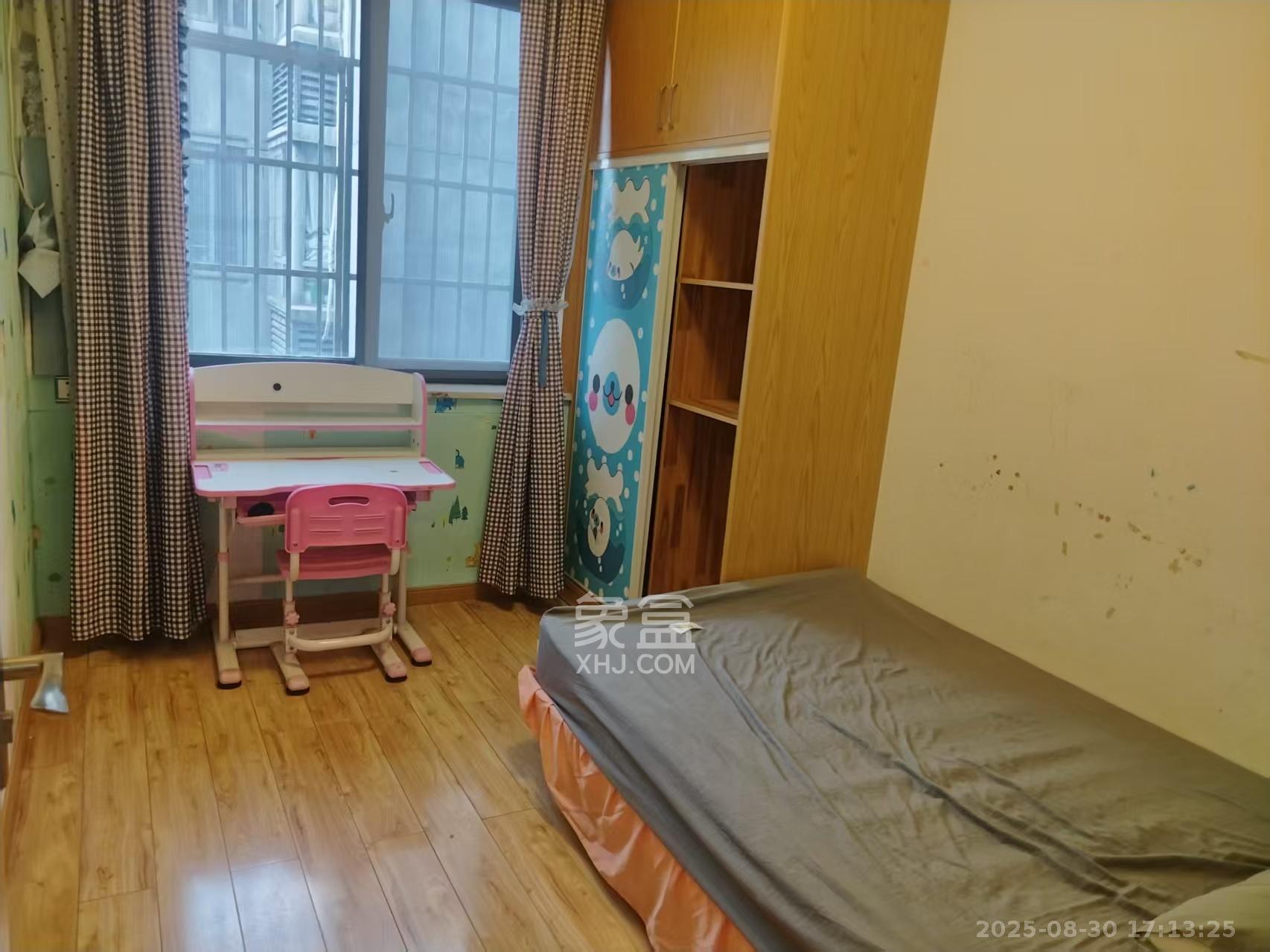 上庭苑  3室2厅2卫   2200.00元/月室内图