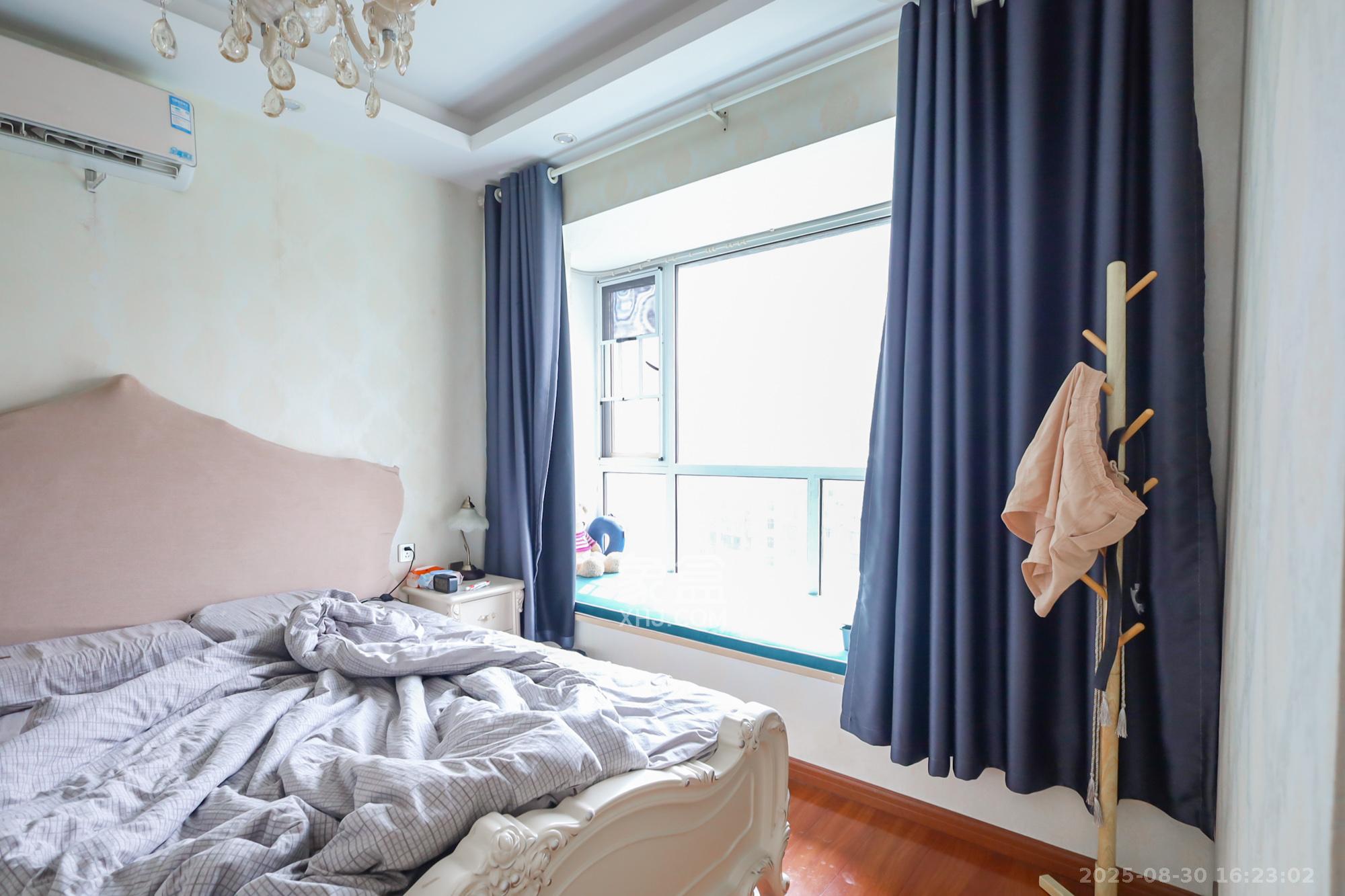 华韵城市海岸(城市水岸苑) 2室2厅1卫 98.0万 华韵城市海岸(城市水岸苑) 2室2厅1卫 98.0万卧室