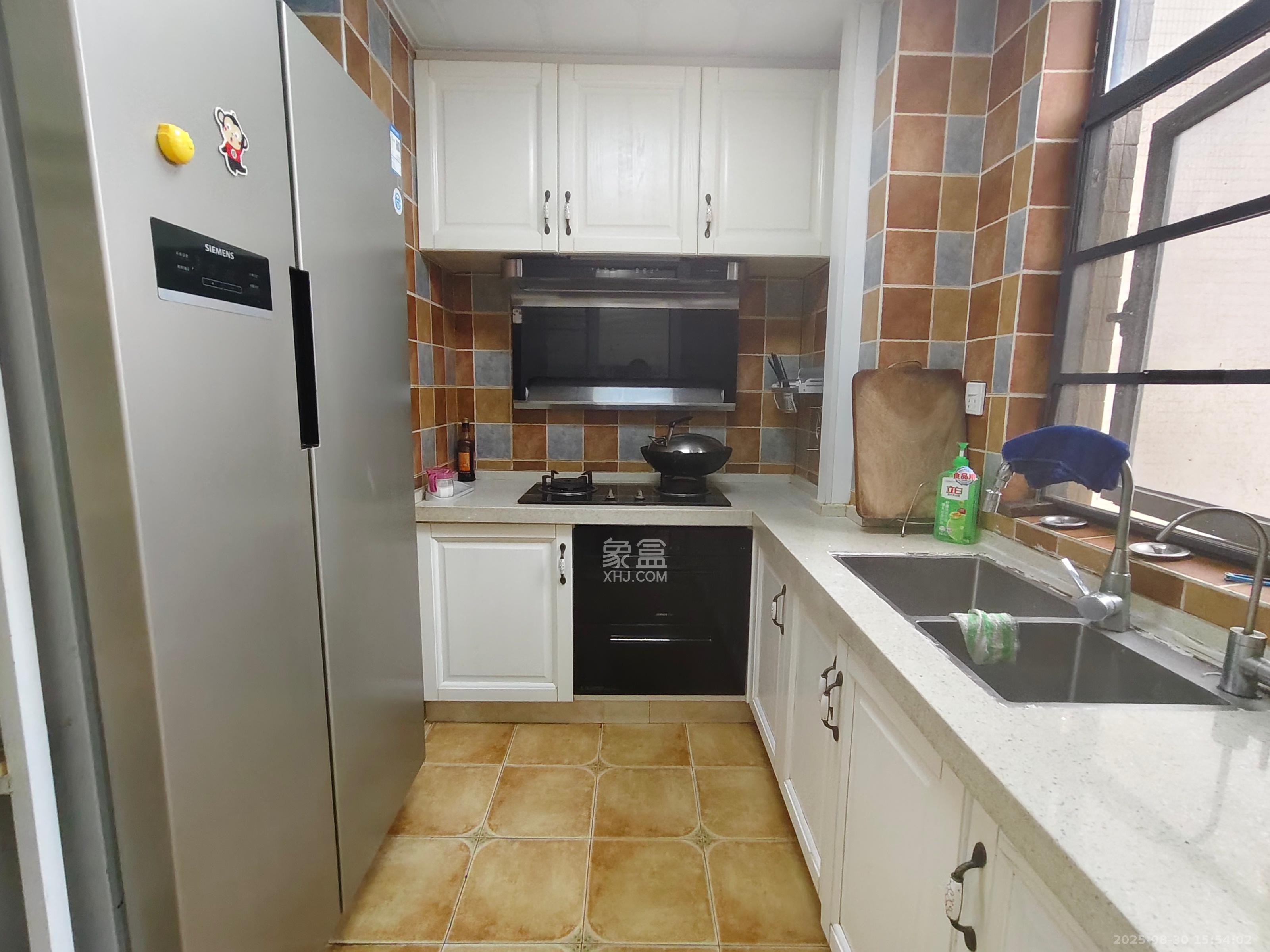 钱隆世家 4室2厅2卫 2800.0元/月 钱隆世家 4室2厅2卫 2800.0元/月室内图