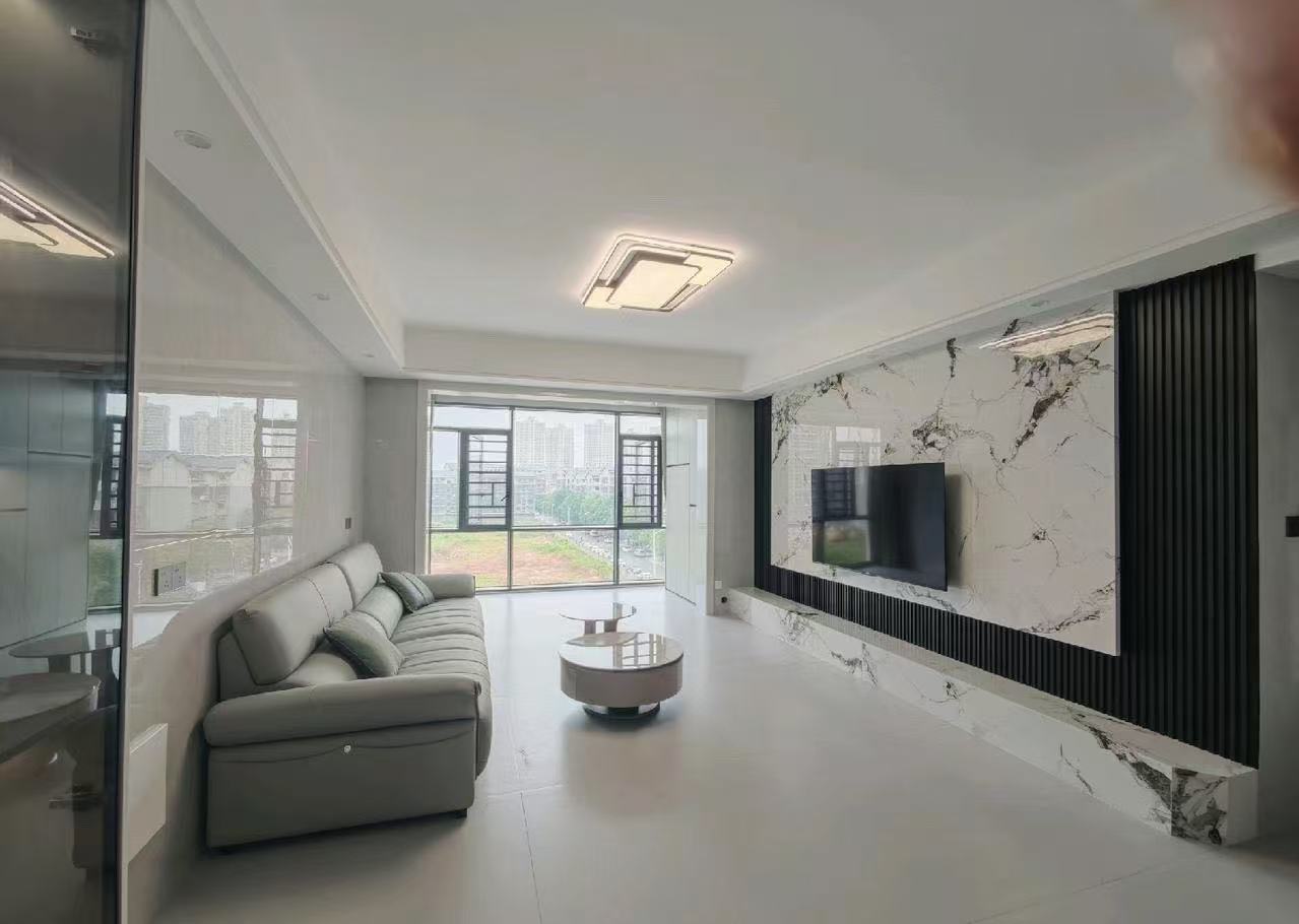 互助小区电梯房 3室2厅2卫 2100.0元/月 互助小区电梯房 3室2厅2卫 2100.0元/月室内图