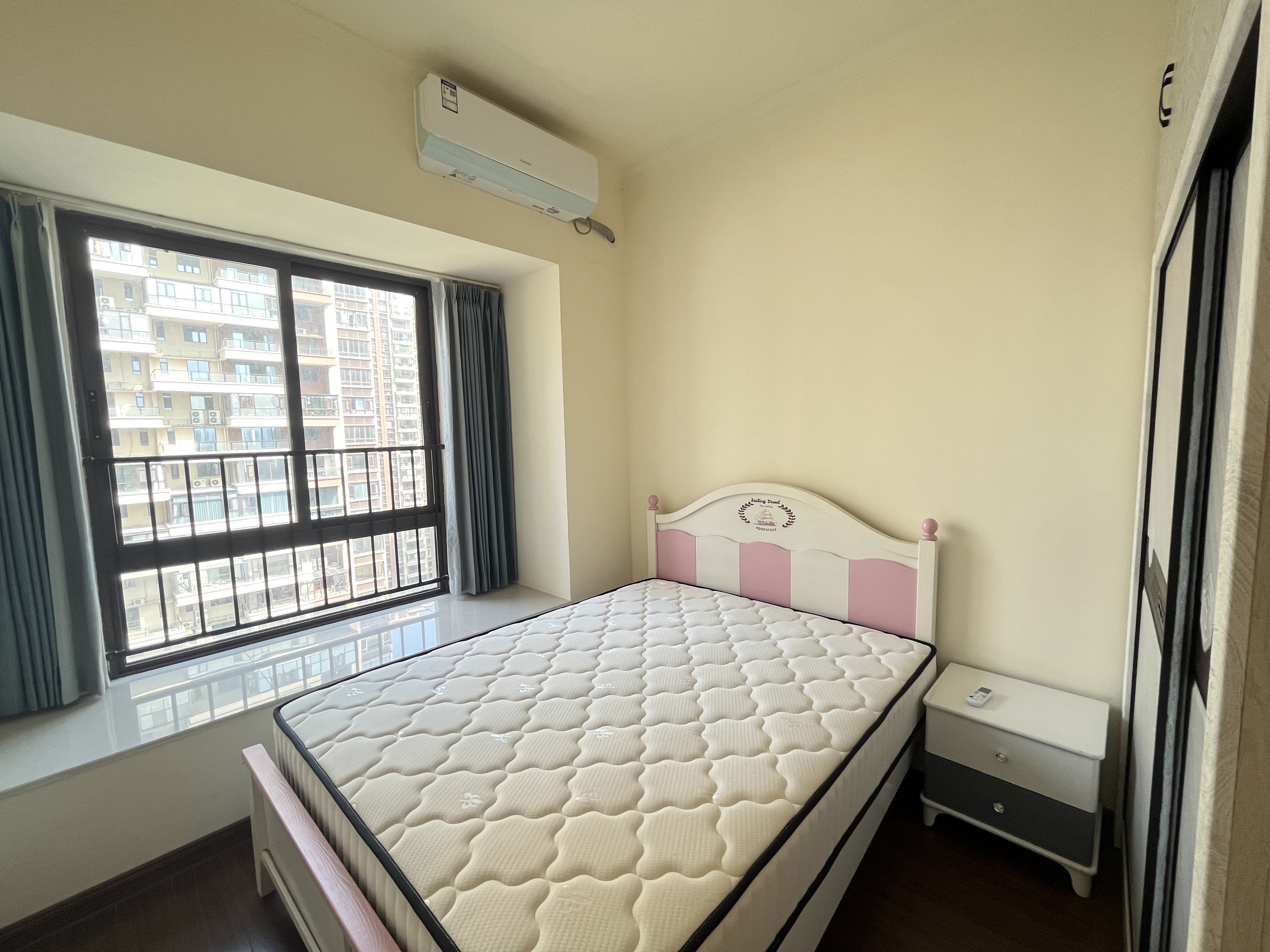 华耀碧桂园十里江湾观澜 4室2厅2卫 3000.0元/月 华耀碧桂园十里江湾观澜 4室2厅2卫 3000.0元/月室内图