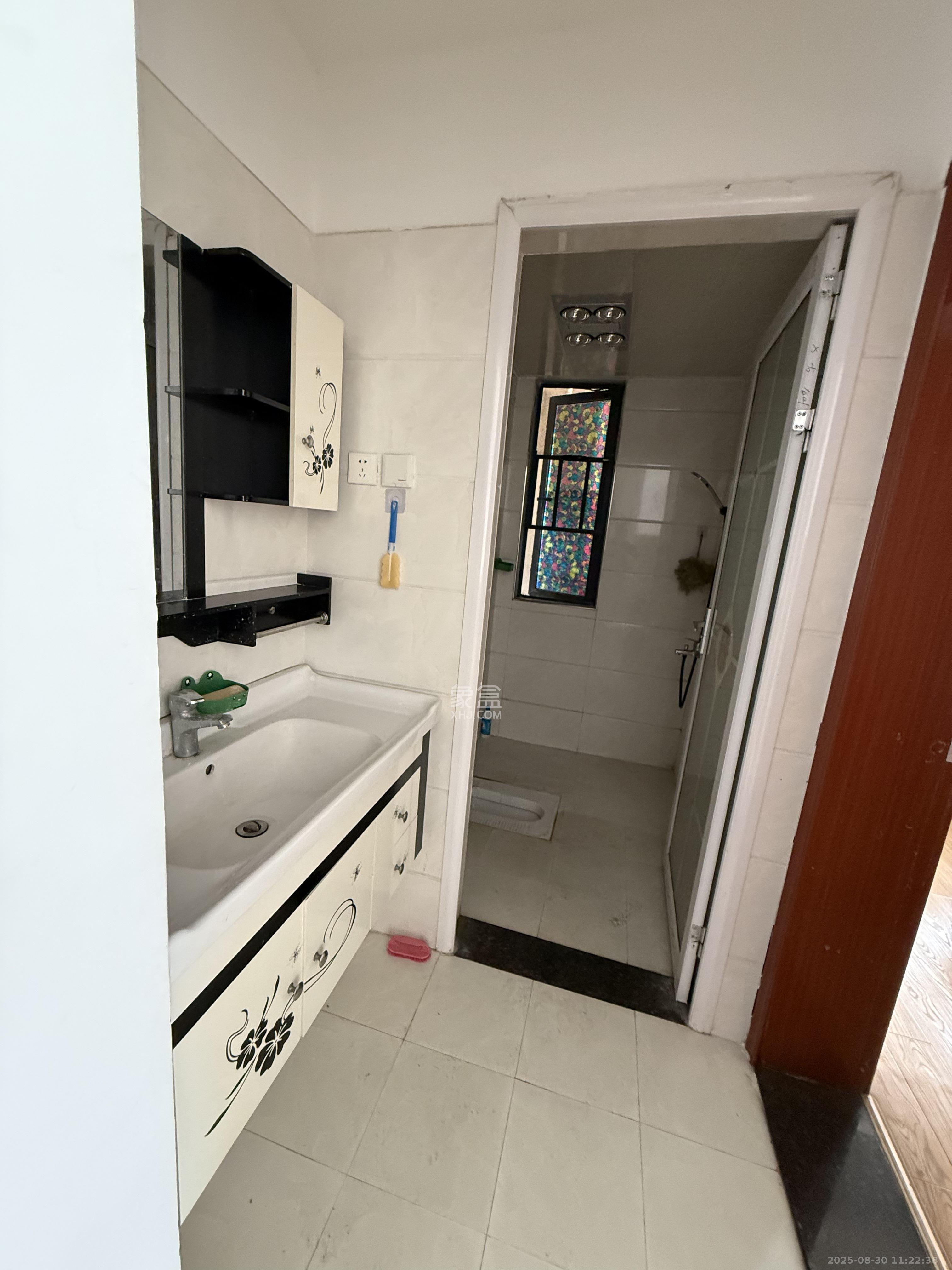 中海梅溪湖壹号  3室2厅1卫    2000.0元/月 中海梅溪湖壹号  3室2厅1卫    2000.0元/月室内图