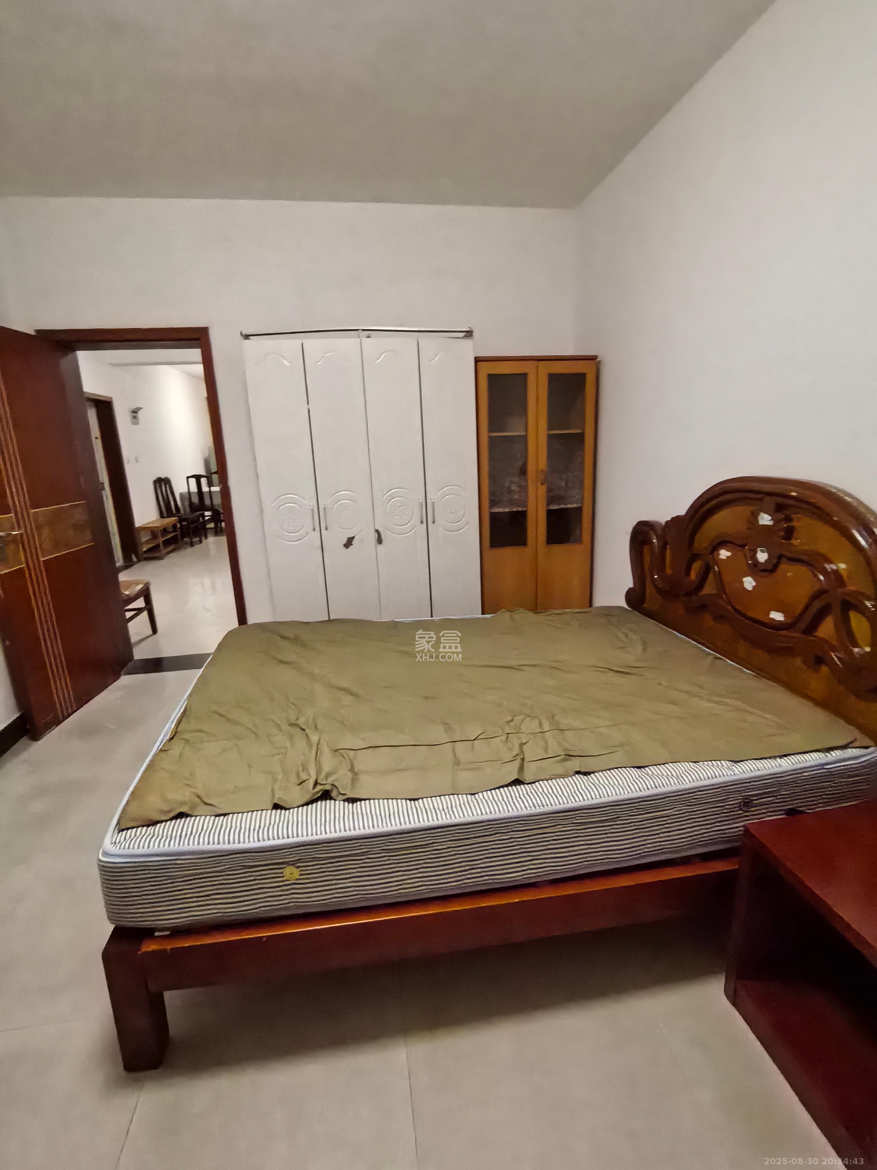 中南汽车世界 2室1厅1卫 1300.0元/月 中南汽车世界 2室1厅1卫 1300.0元/月室内图