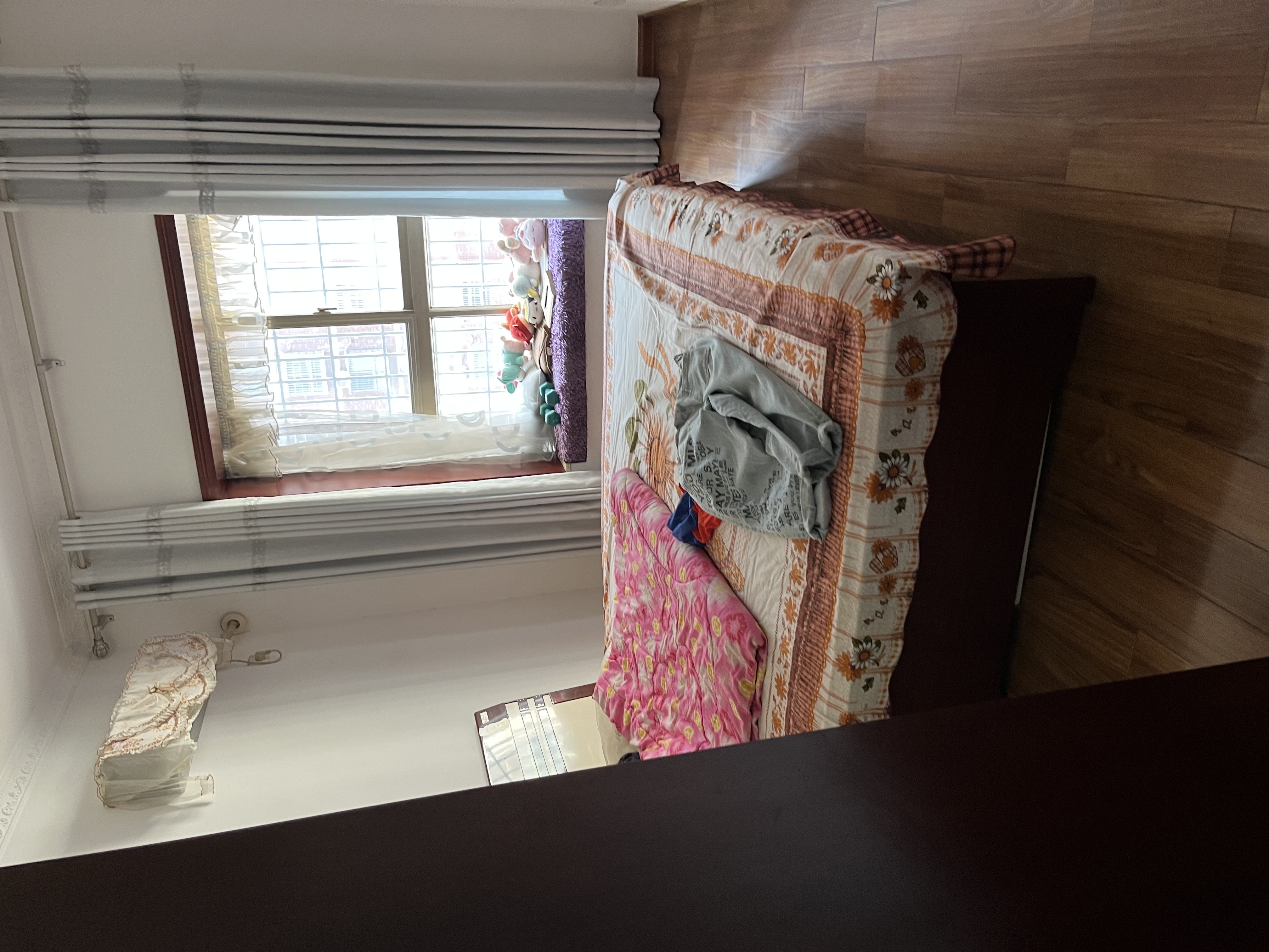 东方豪苑  4室2厅2卫    2000.0元/月