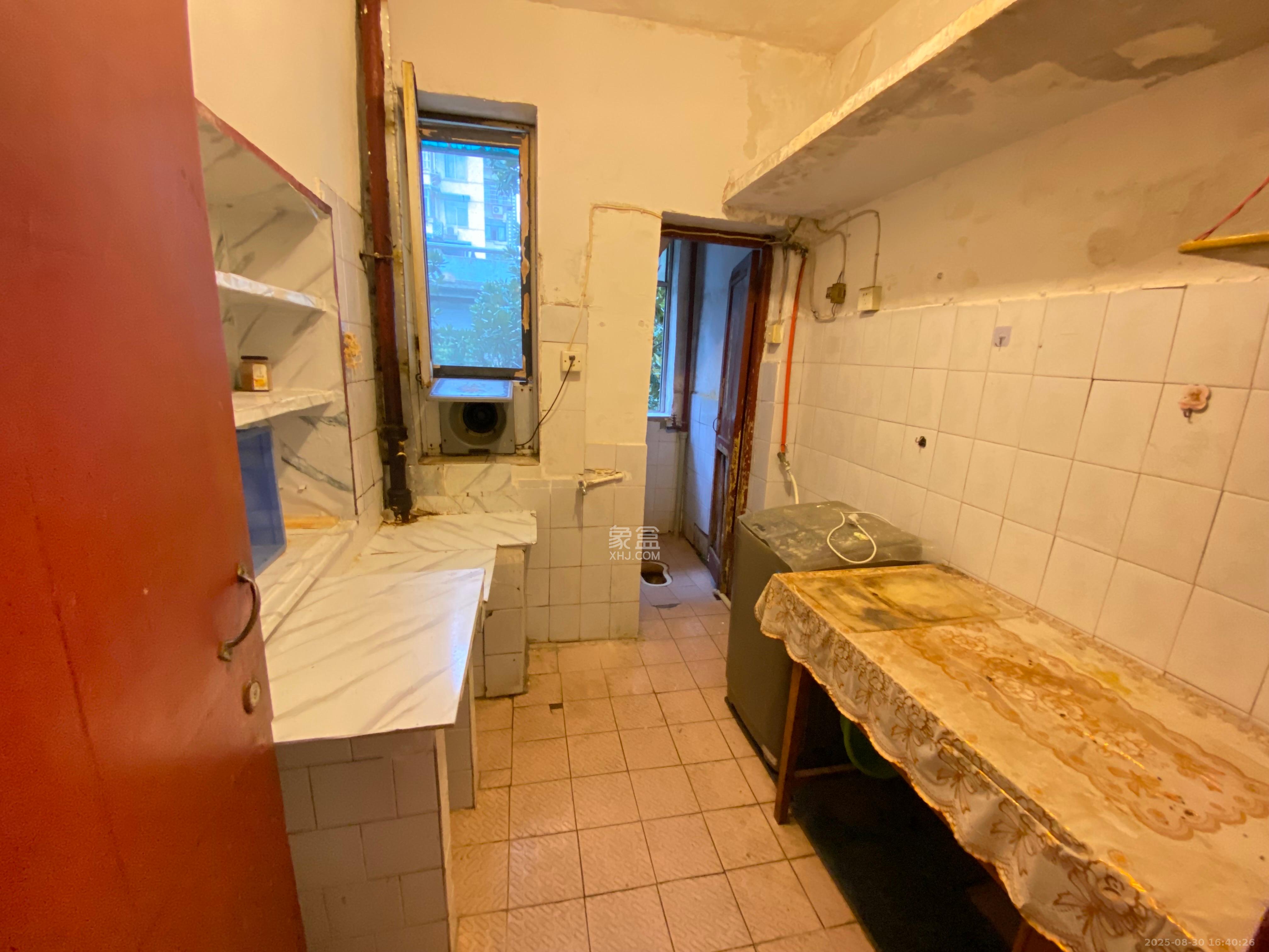 红旗区三片  1室1厅1卫    1000.0元/月室内图