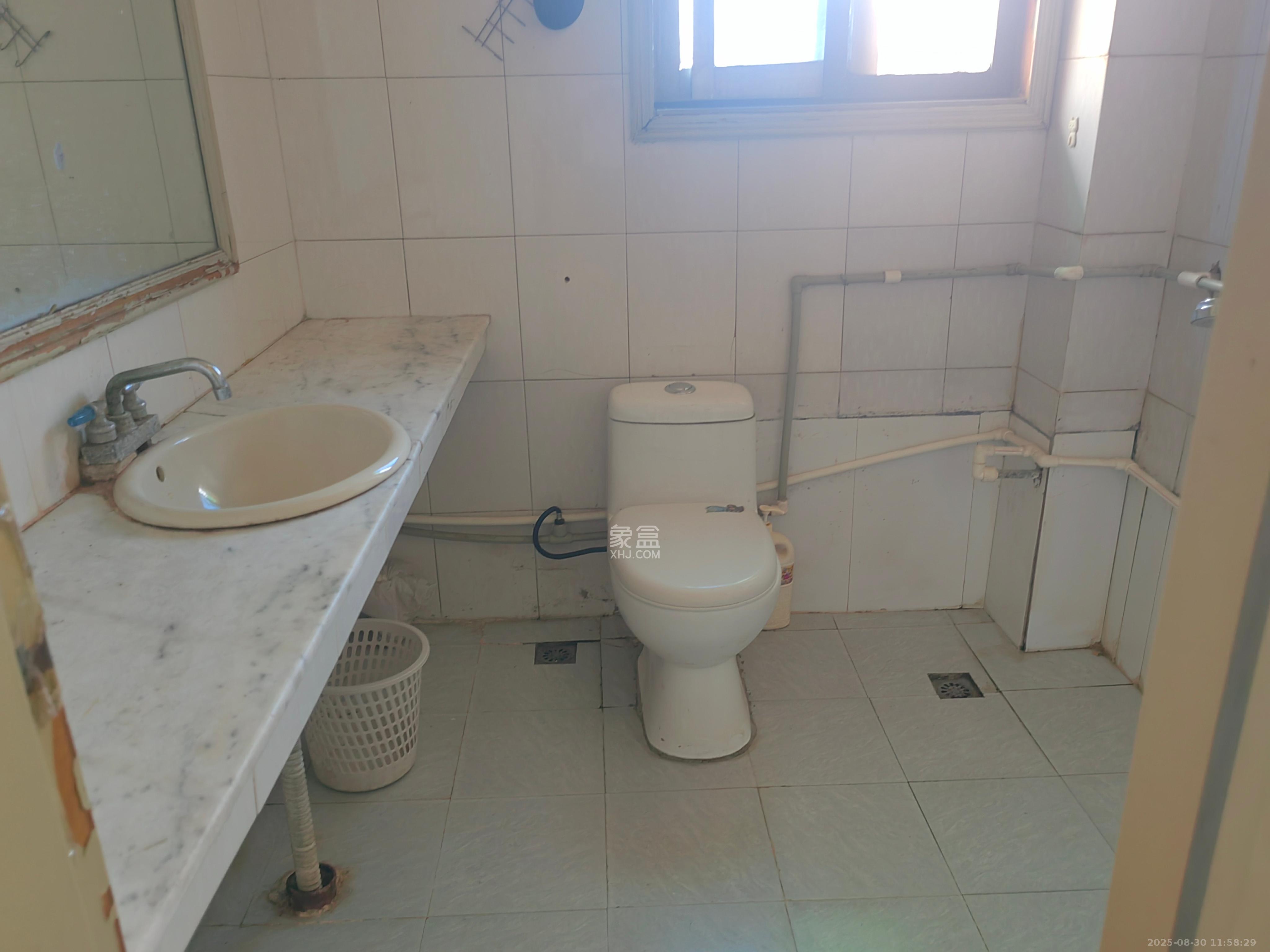 文艺公寓 3室2厅1卫 3000.0元/月 文艺公寓 3室2厅1卫 3000.0元/月室内图