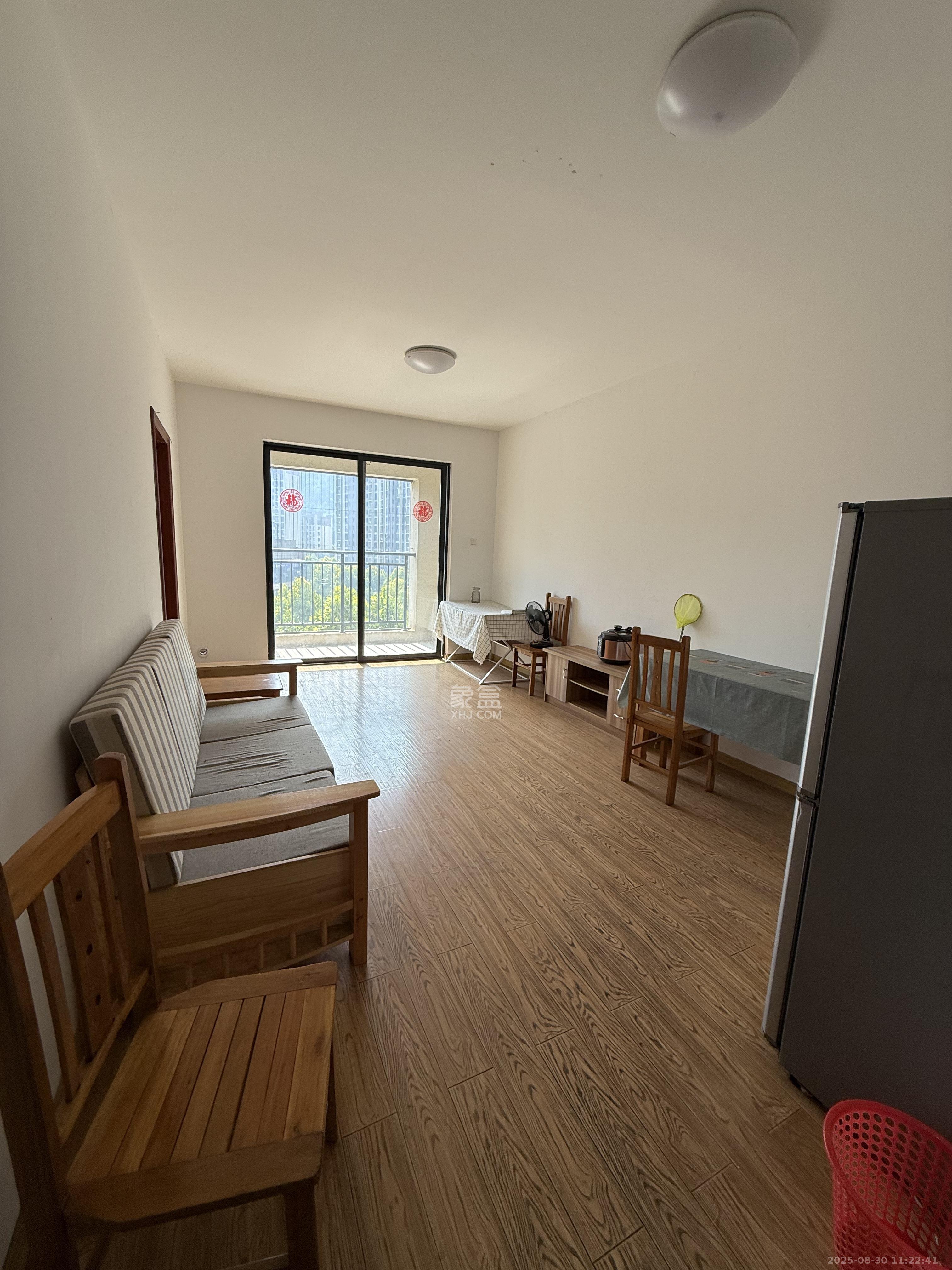 中海梅溪湖壹号  3室2厅1卫    2000.0元/月 中海梅溪湖壹号  3室2厅1卫    2000.0元/月室内图