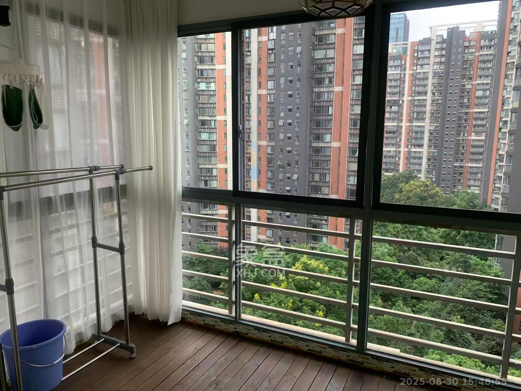 滨江君悦香邸  3室1厅1卫    4000.0元/月 滨江君悦香邸  3室1厅1卫    4000.0元/月室内图