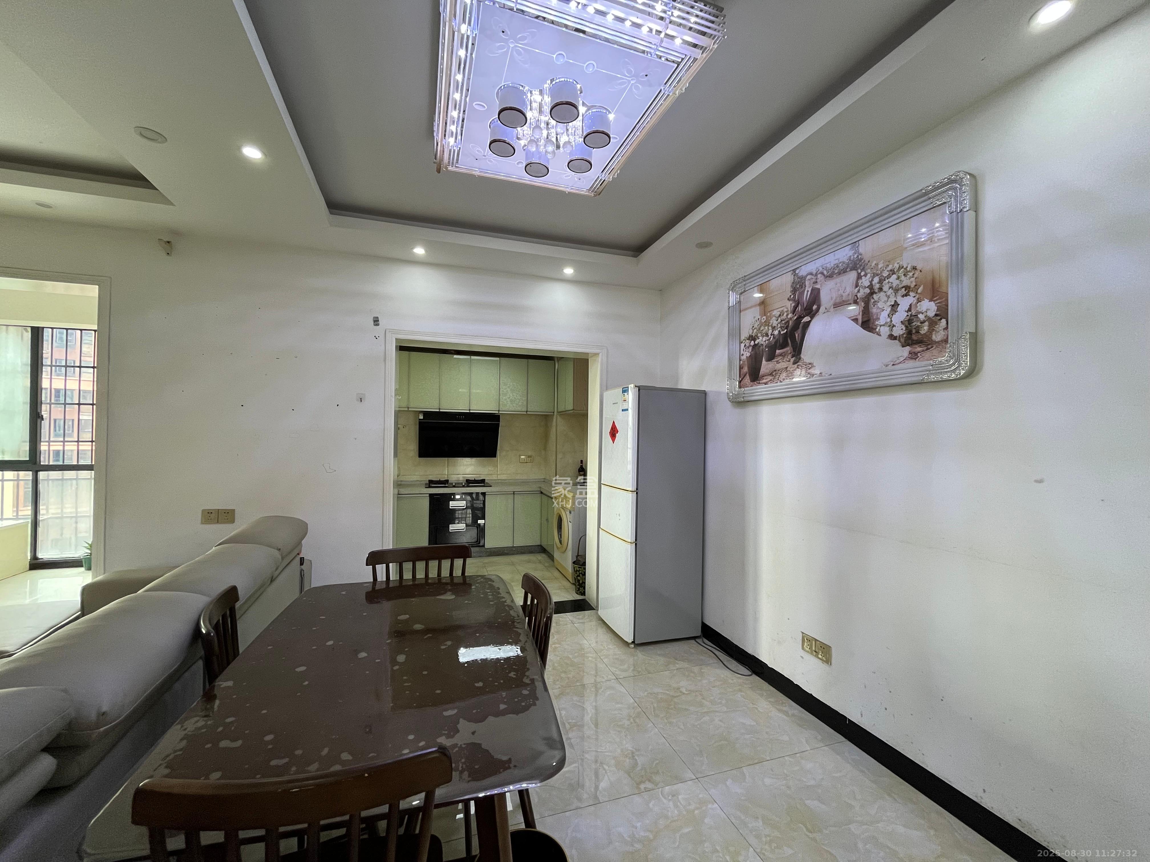 海德公园  4室2厅2卫    2000.0元/月室内图