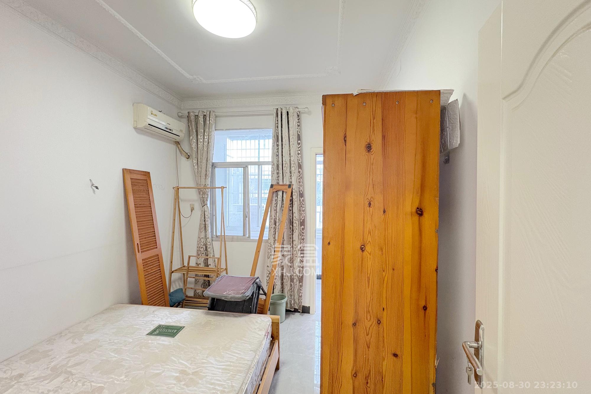 东文庙坪 2室1厅1卫 65.0万 东文庙坪 2室1厅1卫 65.0万卧室