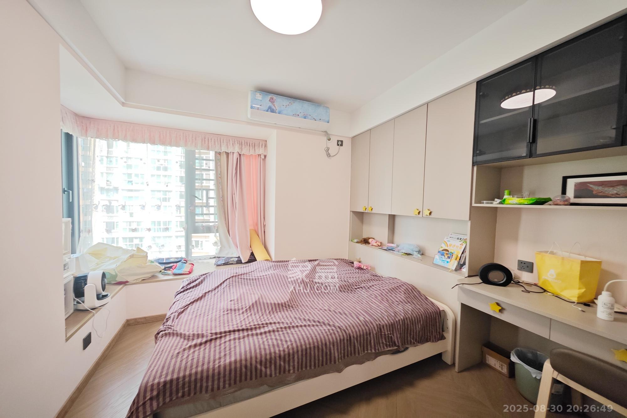 新城新世界一二三期  4室2厅2卫    150.0万 新城新世界一二三期  4室2厅2卫    150.0万卧室