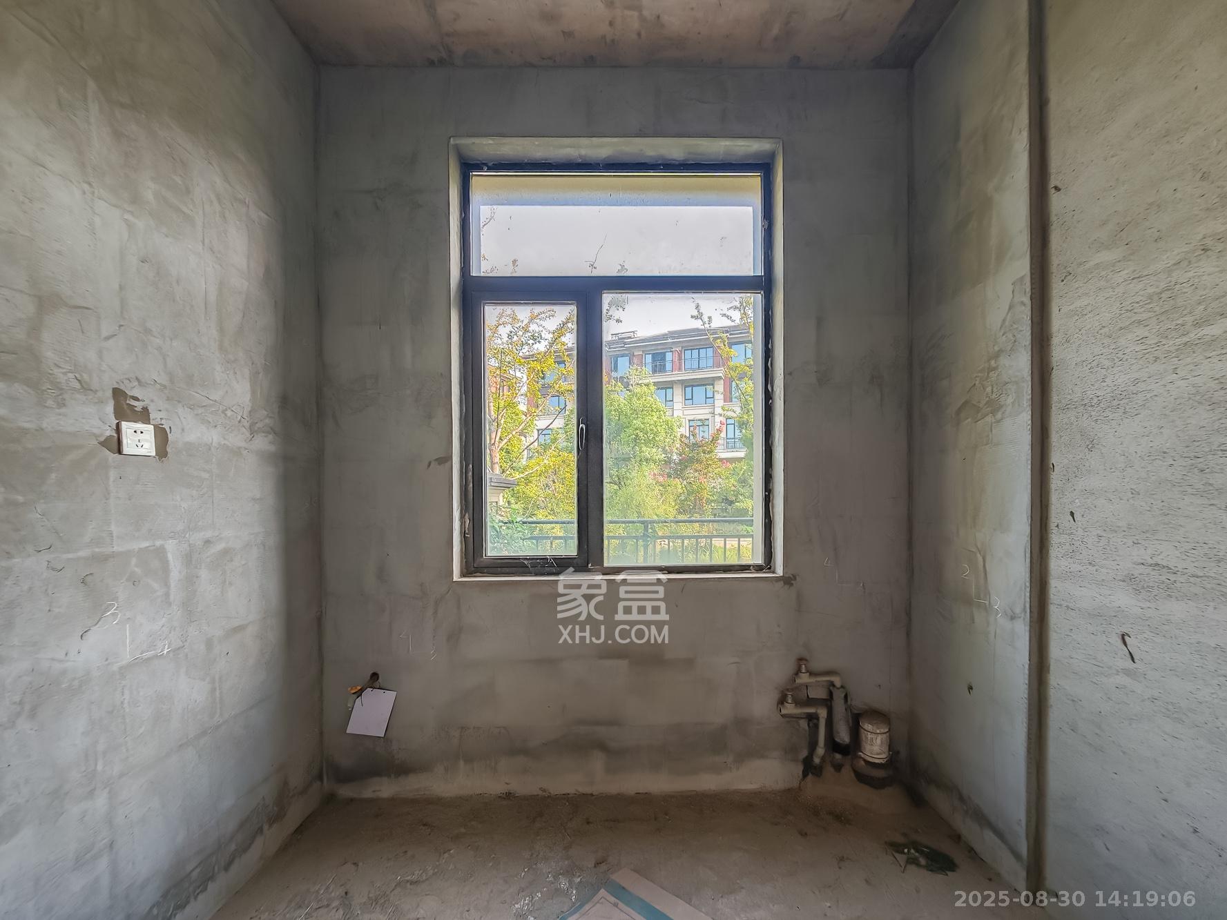 恒基旭辉湖山赋  6室3厅4卫    458.0万厨房