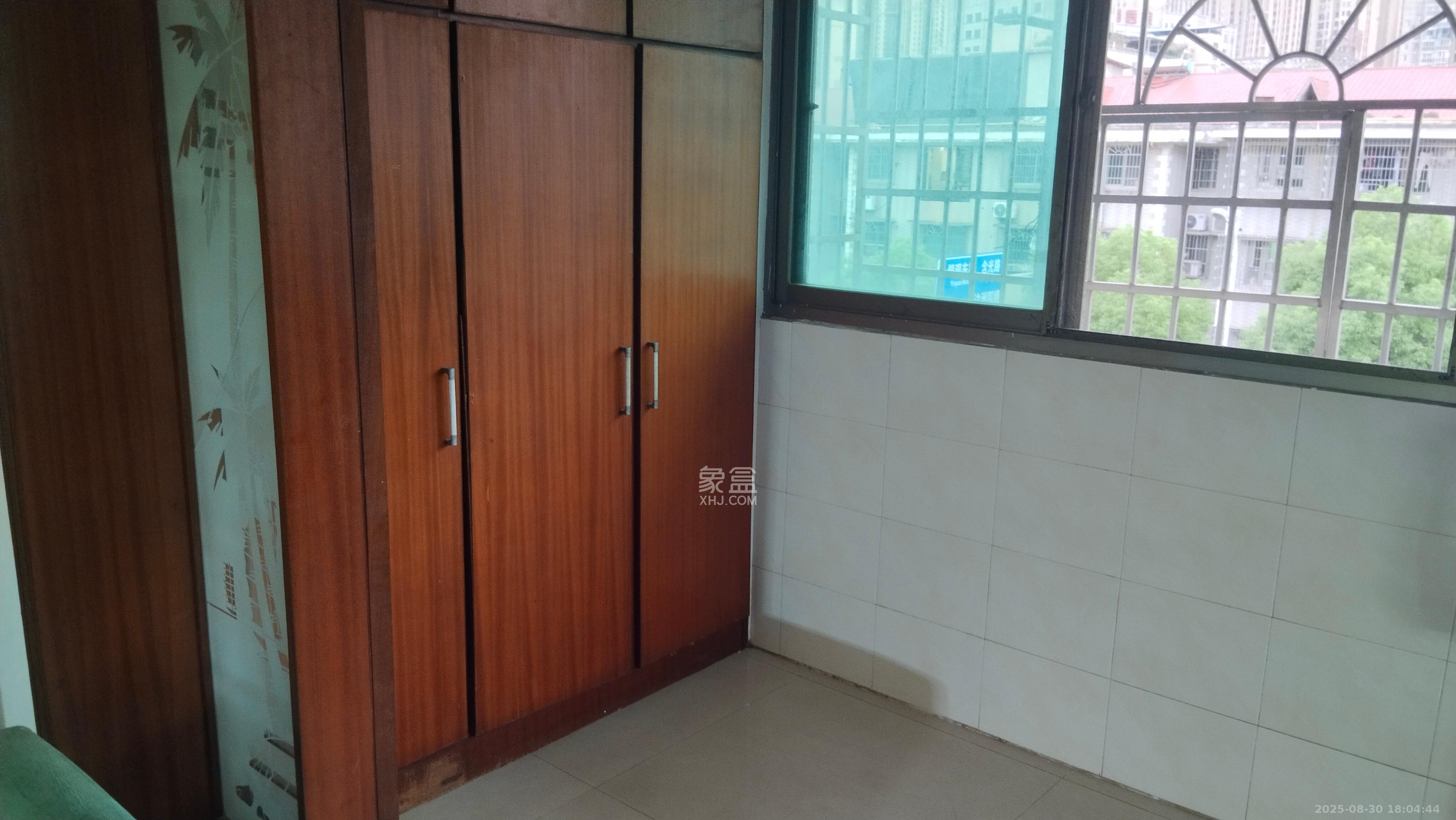 岳北社区 2室1厅1卫 1800.0元/月 岳北社区 2室1厅1卫 1800.0元/月室内图