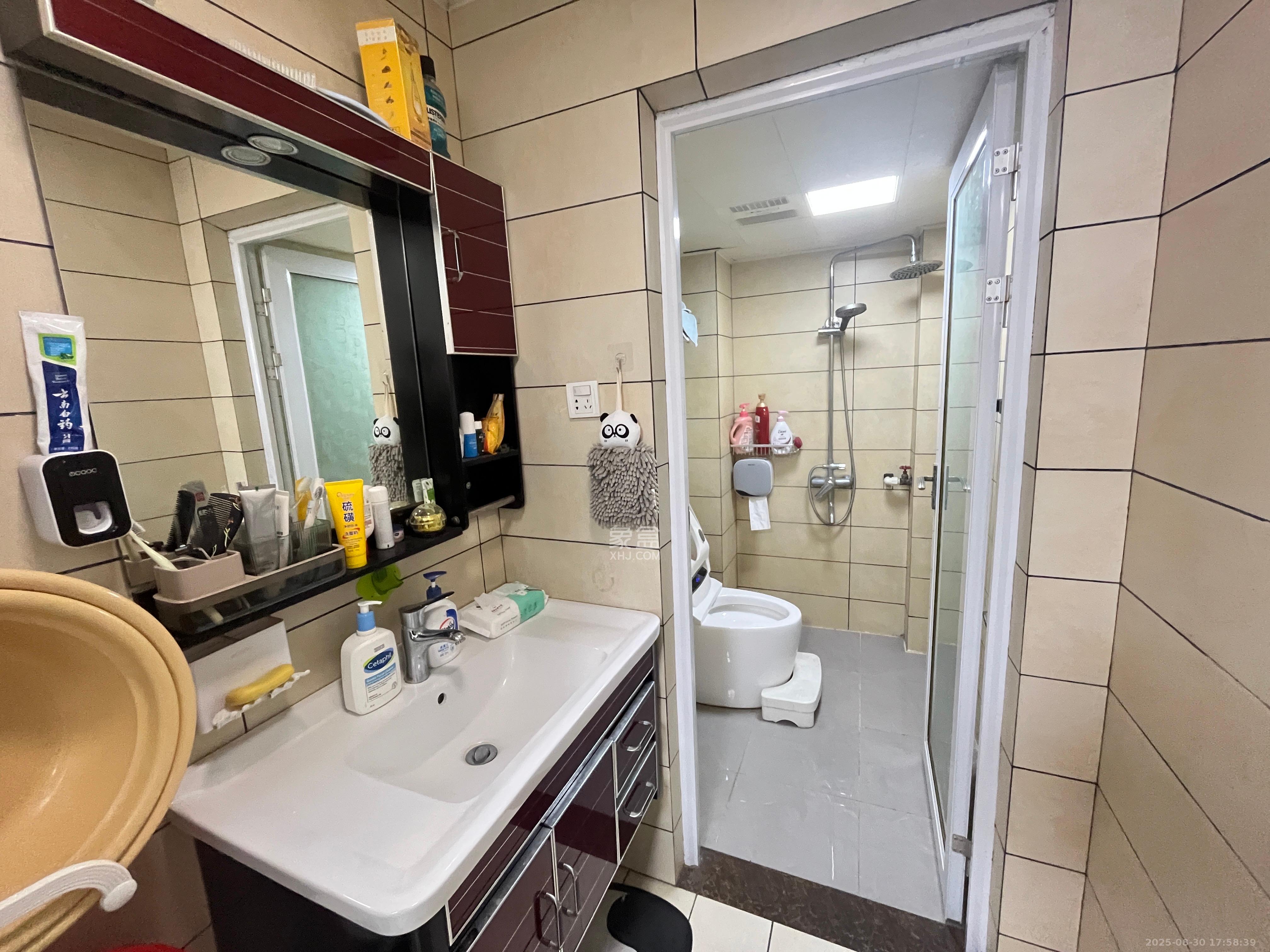 加加大街(华景苑) 1室1厅1卫 2300.0元/月 加加大街(华景苑) 1室1厅1卫 2300.0元/月室内图