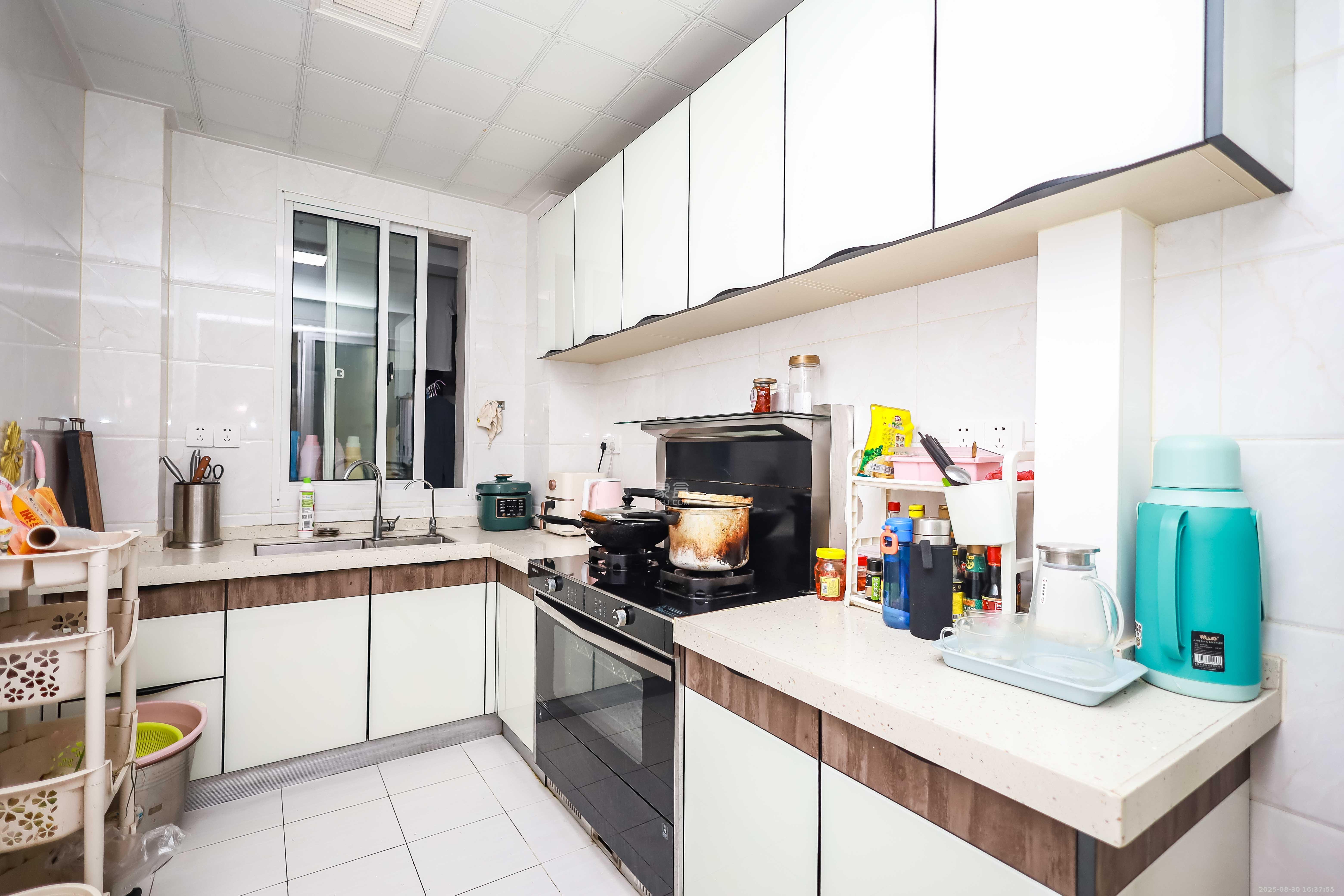 天麓尚层  4室2厅1卫    96.0万 天麓尚层  4室2厅1卫    96.0万厨房