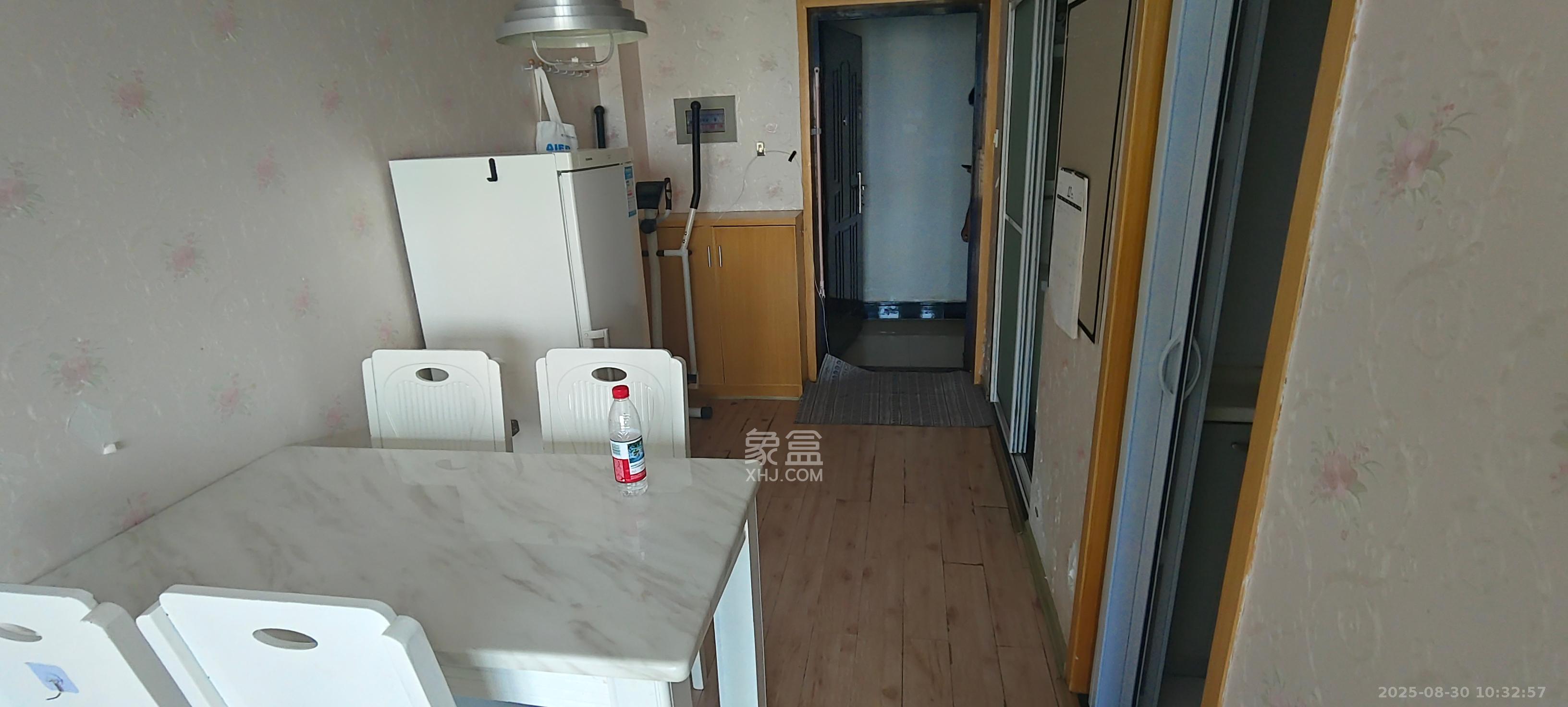 汇富中心  1室1厅1卫   2000.00元/月室内图