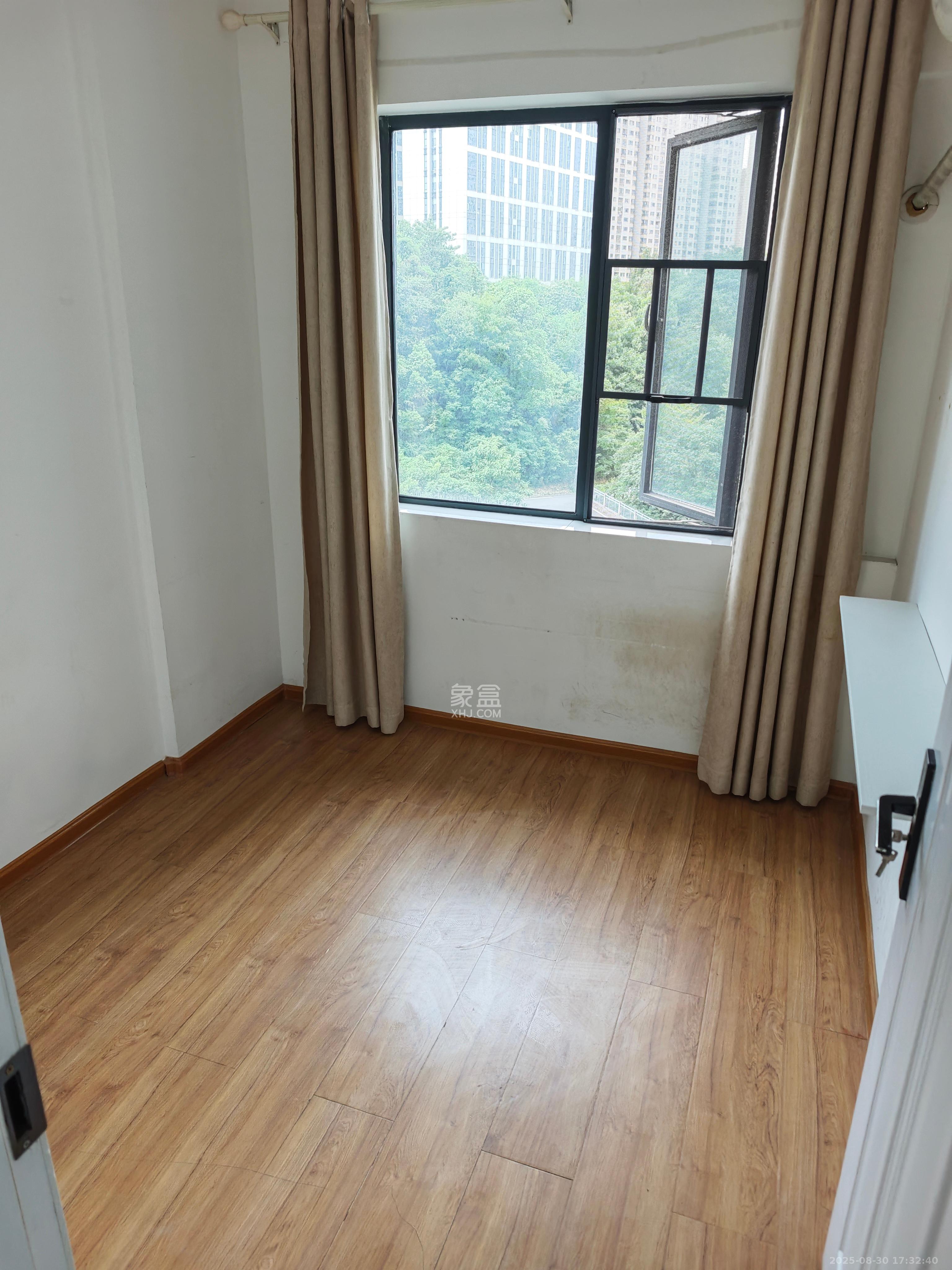 骑龙大街(骑龙苑) 3室1厅1卫 2500.0元/月 骑龙大街(骑龙苑) 3室1厅1卫 2500.0元/月室内图