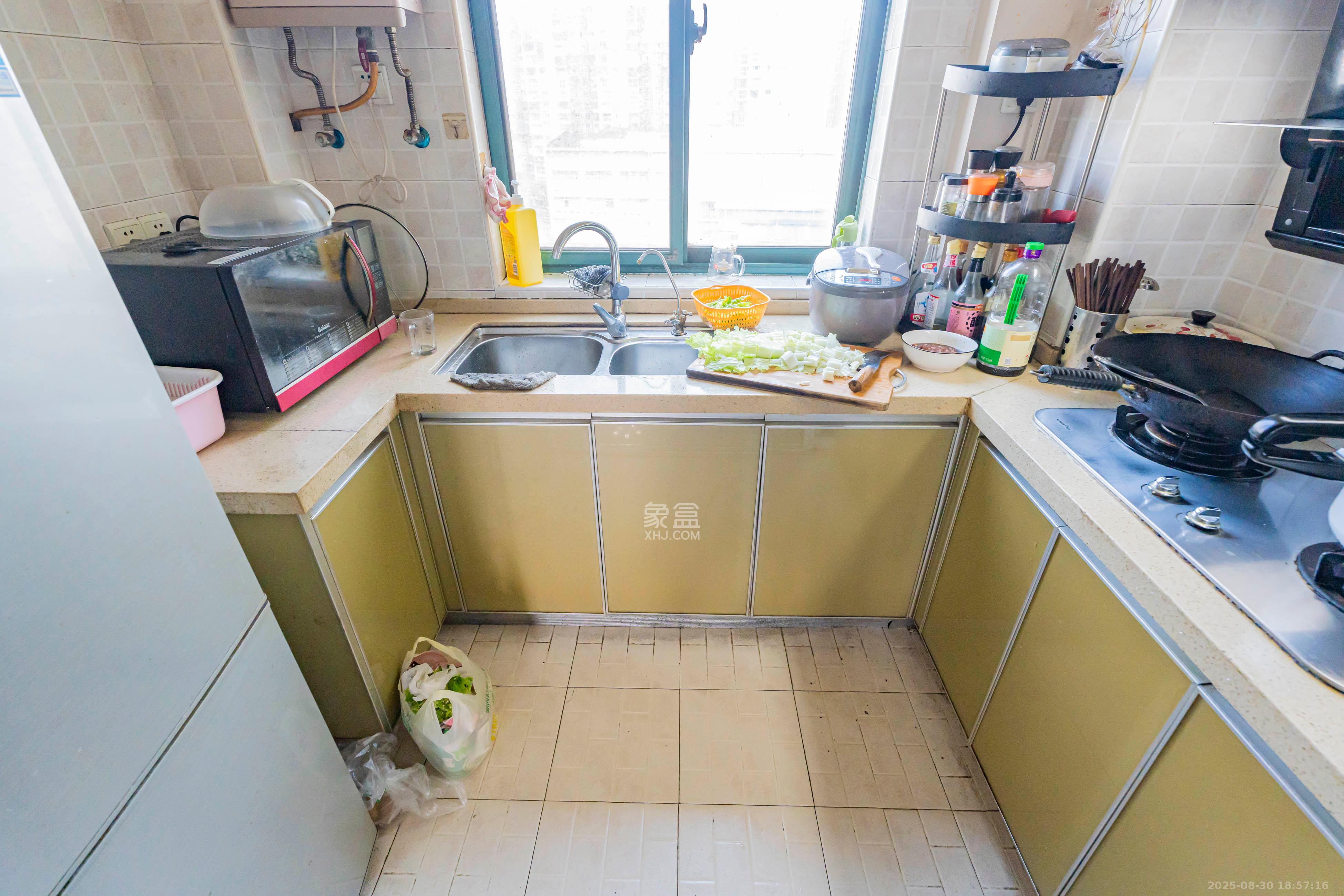 才子佳苑一期/二期  3室2厅1卫    75.0万 才子佳苑一期/二期  3室2厅1卫    75.0万厨房