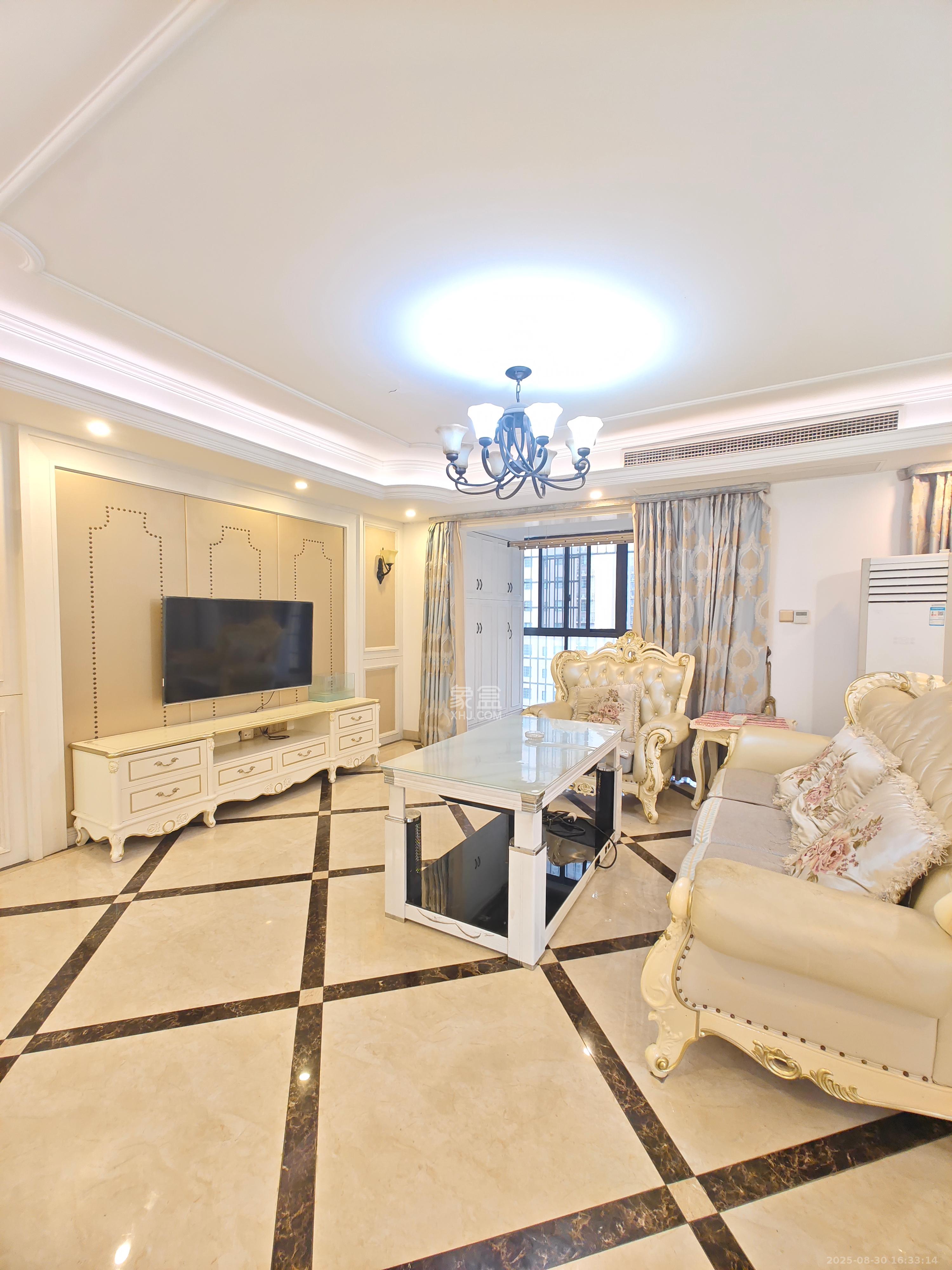 华润凤凰城三期 3室2厅2卫 2500.0元/月 华润凤凰城三期 3室2厅2卫 2500.0元/月室内图