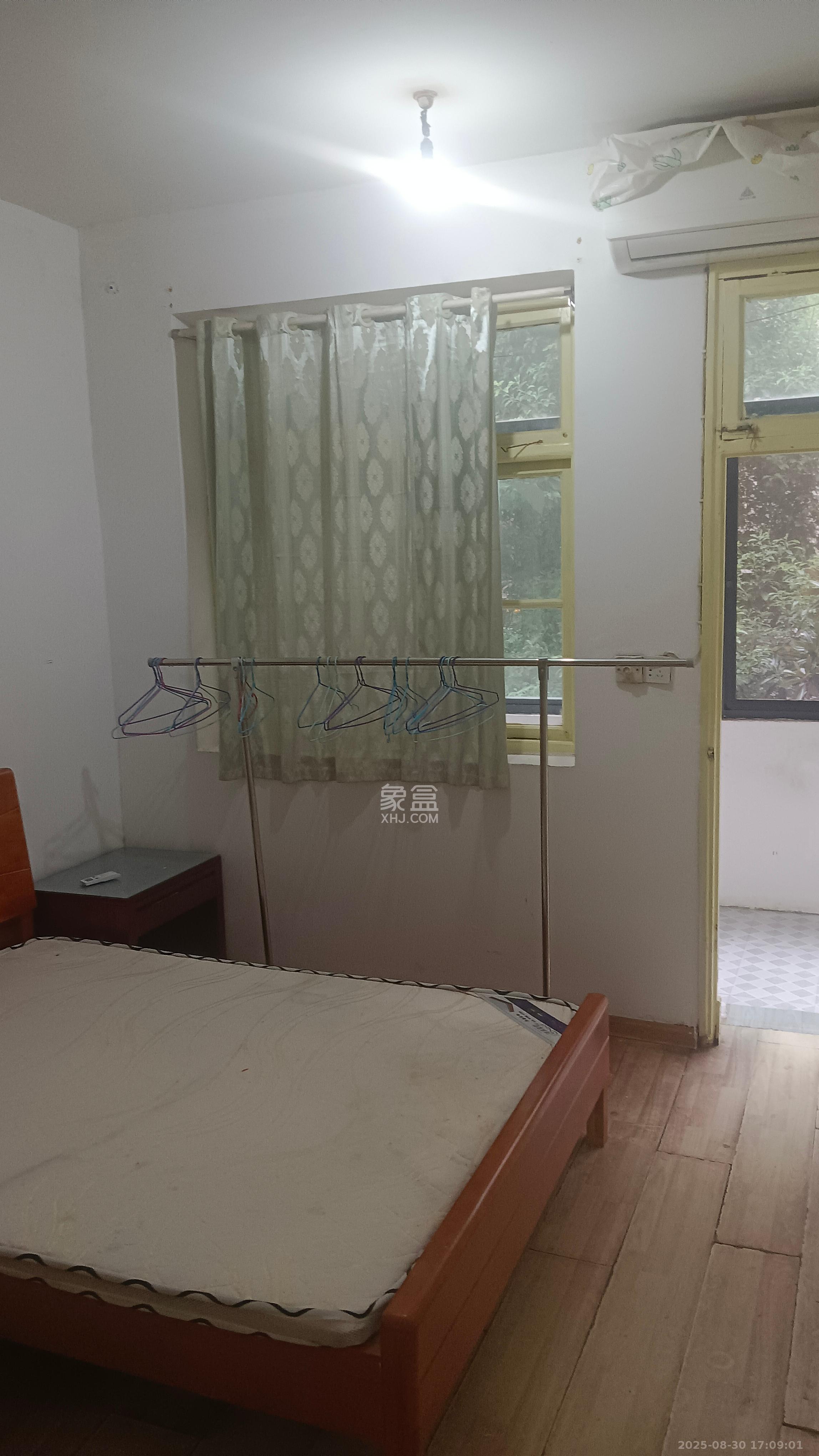 妹子山社区(曙光社区)  2室1厅1卫    1300.0元/月 妹子山社区(曙光社区)  2室1厅1卫    1300.0元/月室内图