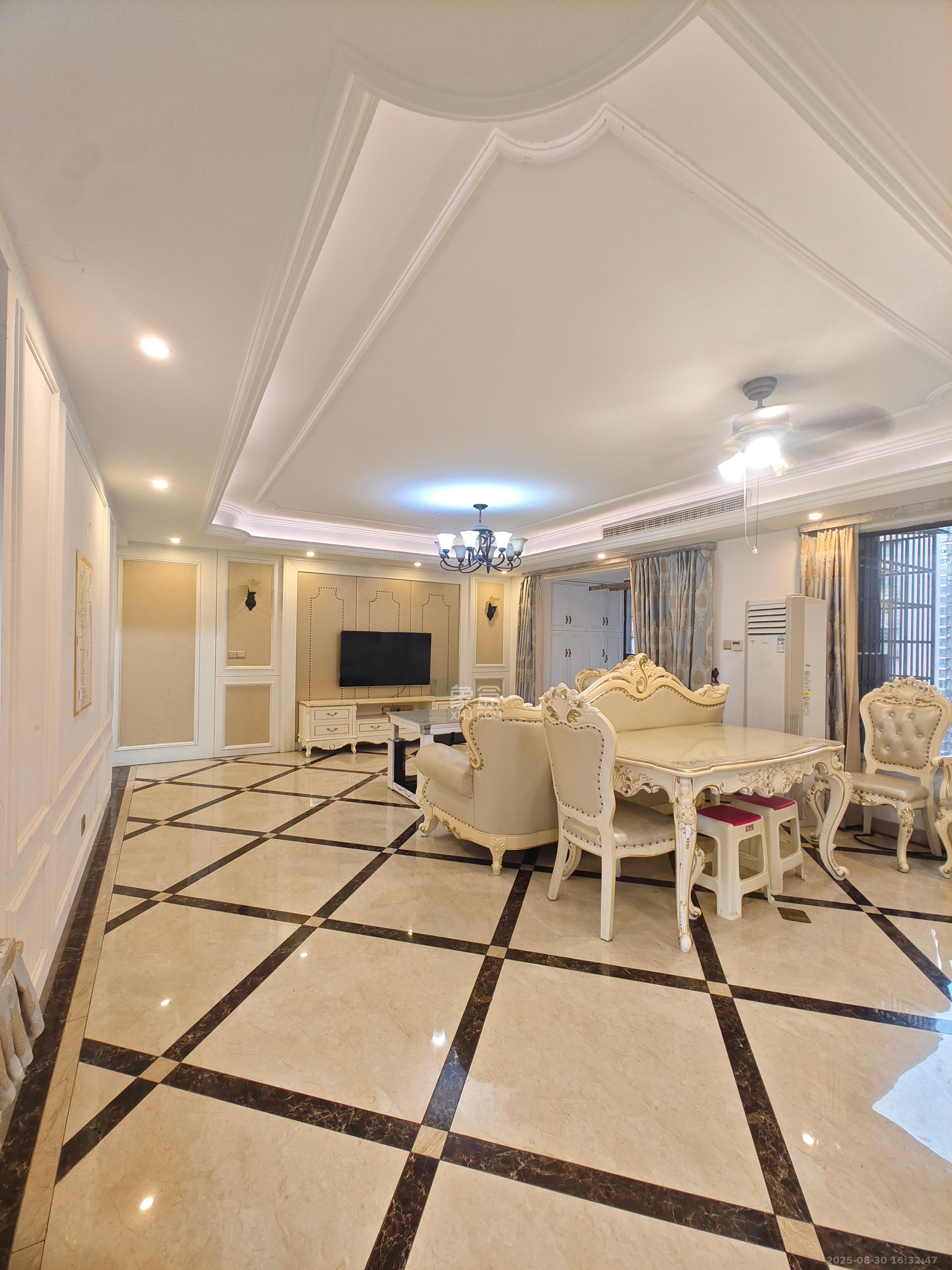 华润凤凰城三期 3室2厅2卫 2500.0元/月 华润凤凰城三期 3室2厅2卫 2500.0元/月室内图