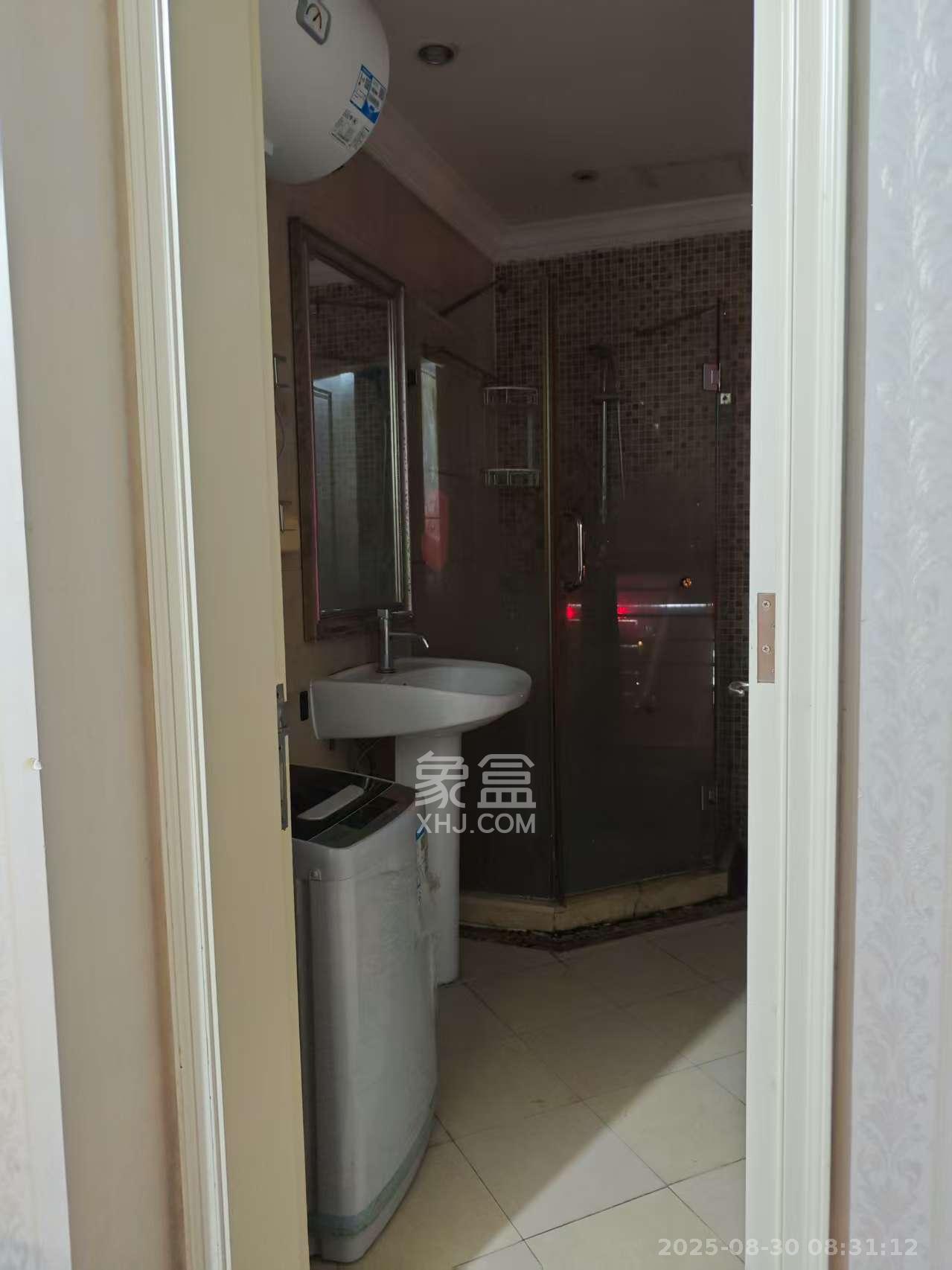郡原广场  1室1厅1卫    1600.0元/月室内图