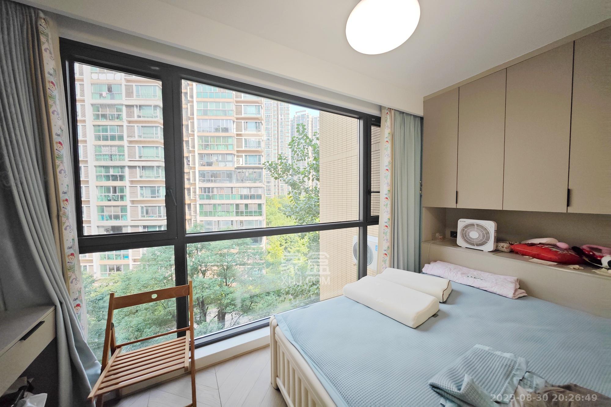 新城新世界一二三期  4室2厅2卫    150.0万 新城新世界一二三期  4室2厅2卫    150.0万卧室