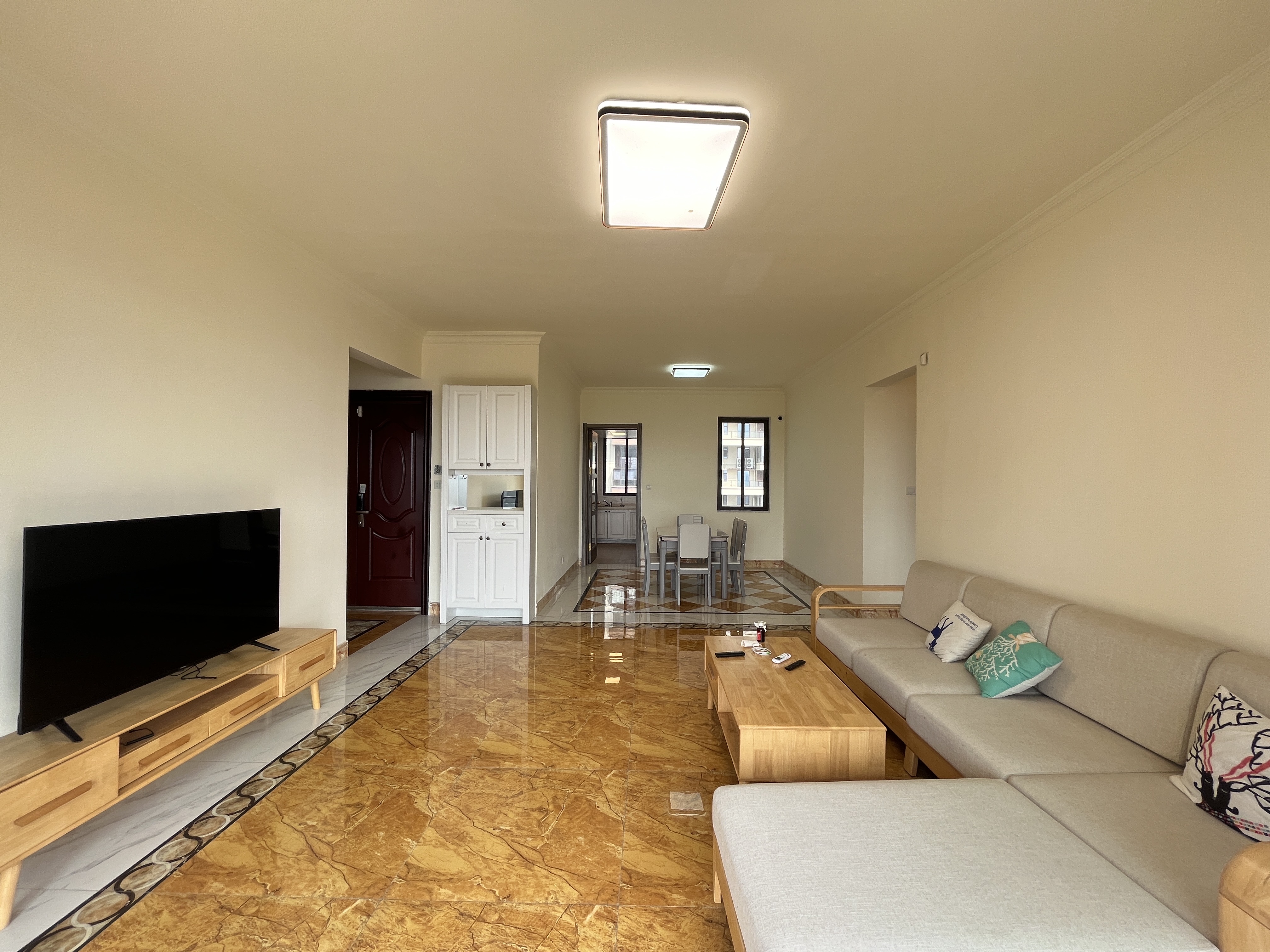 华耀碧桂园十里江湾观澜 4室2厅2卫 3000.0元/月 华耀碧桂园十里江湾观澜 4室2厅2卫 3000.0元/月室内图