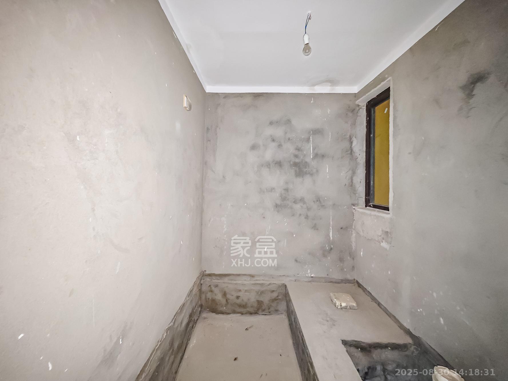 幸福考拉  4室2厅2卫    205.0万 幸福考拉  4室2厅2卫    205.0万卫生间