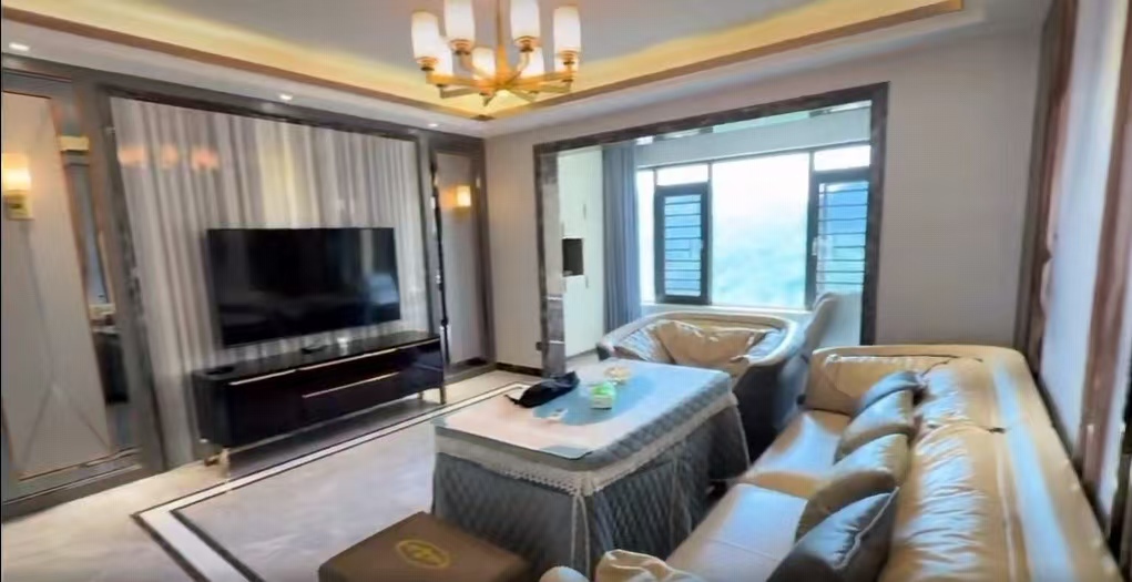 悦江山 4室2厅2卫 120.0万 悦江山 4室2厅2卫 120.0万客厅