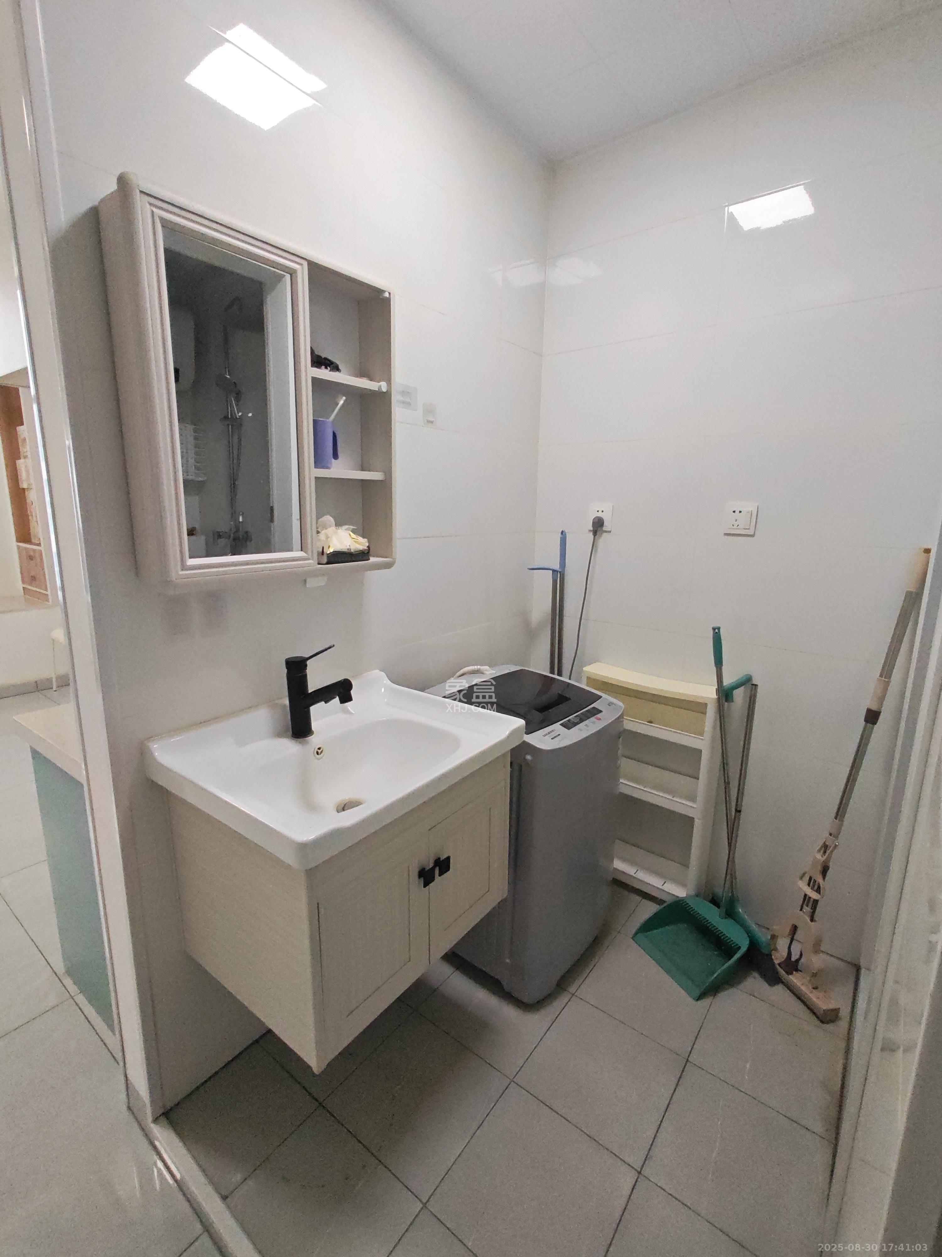 建发中央公园(建发美地)  1室0厅0卫    1700.0元/月 建发中央公园(建发美地)  1室0厅0卫    1700.0元/月室内图