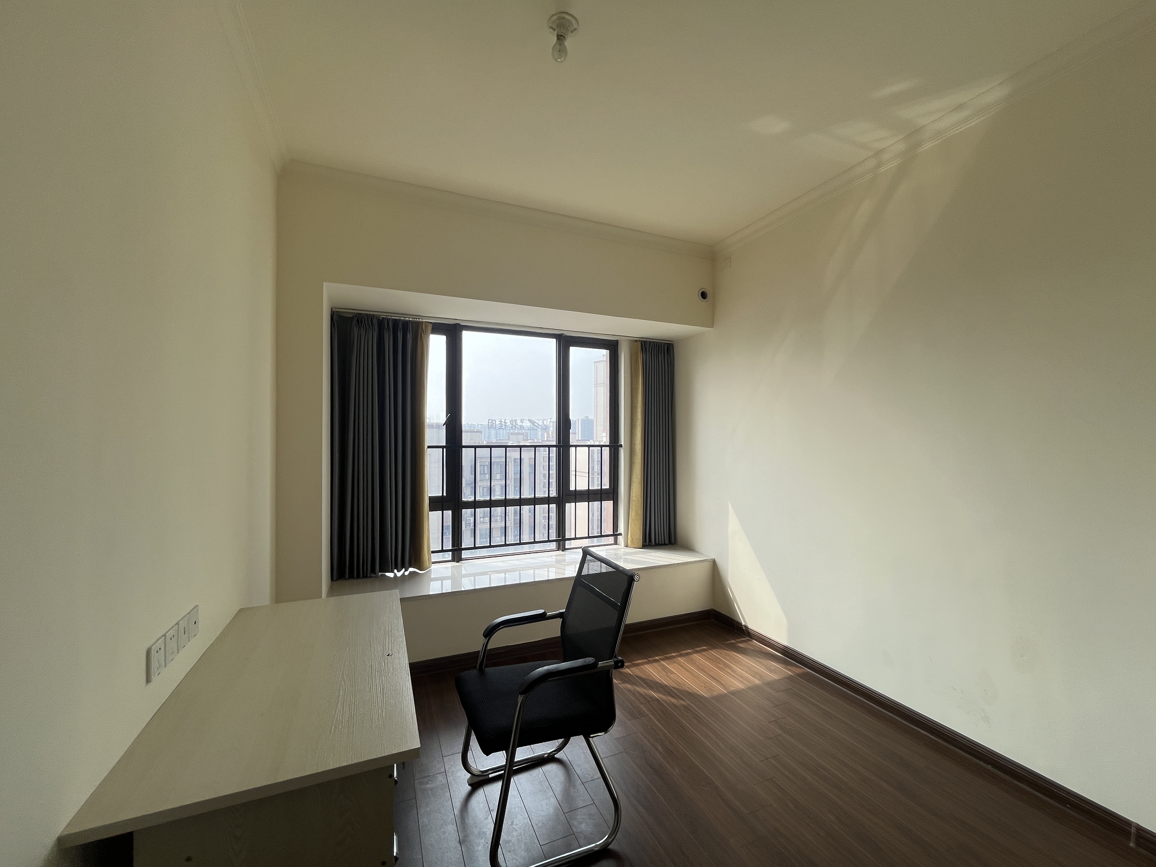 华耀碧桂园十里江湾观澜 4室2厅2卫 3000.0元/月 华耀碧桂园十里江湾观澜 4室2厅2卫 3000.0元/月室内图