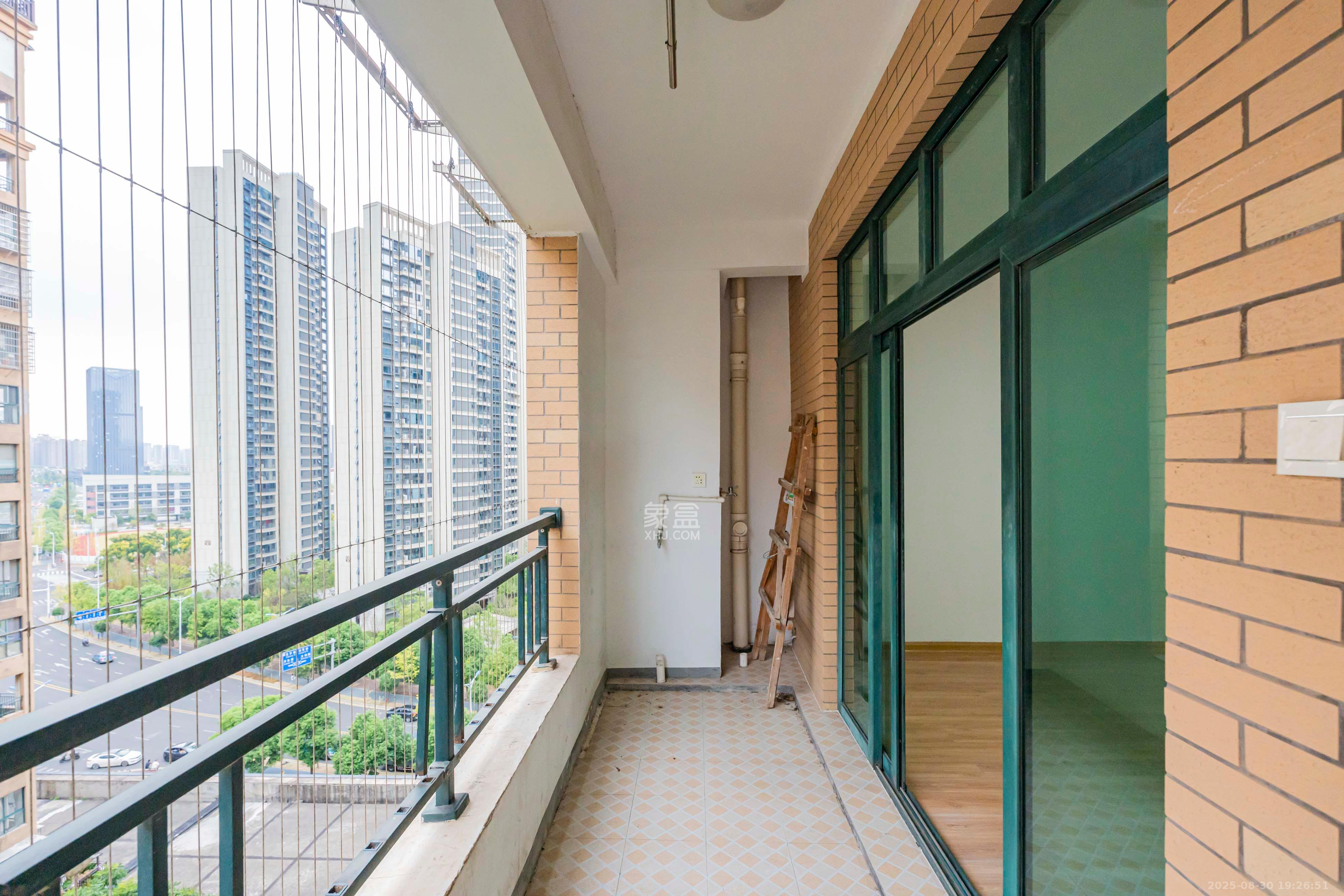 财富名园 3室2厅2卫 110.0万 财富名园 3室2厅2卫 110.0万阳台