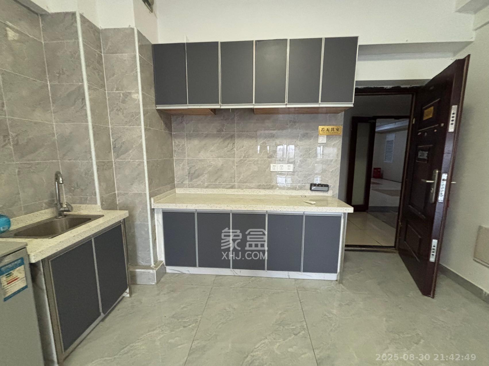 中建芙蓉嘉苑  1室1厅1卫    1300.0元/月室内图