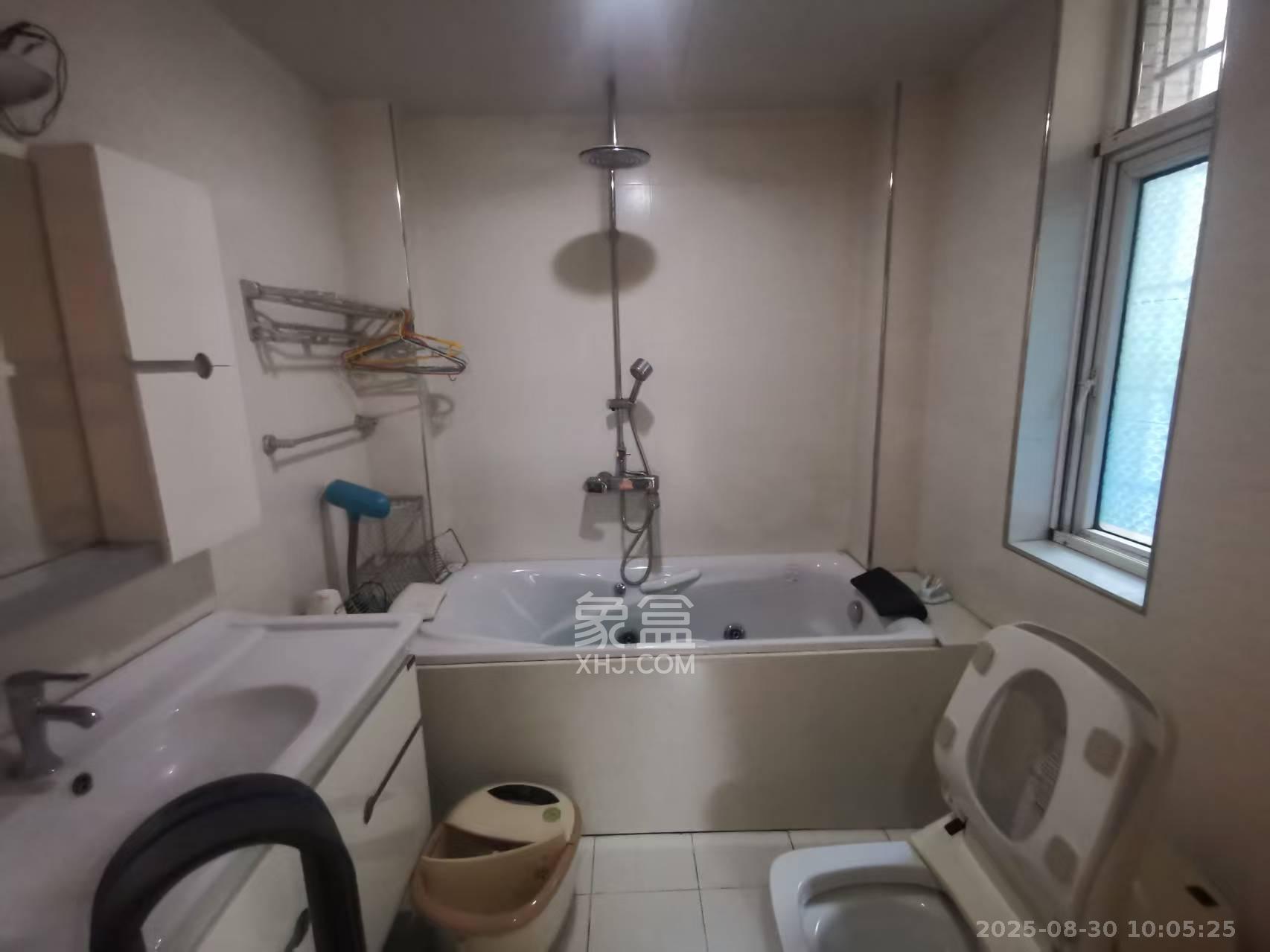 华银天际 3室2厅2卫 1800.0元/月 华银天际 3室2厅2卫 1800.0元/月室内图