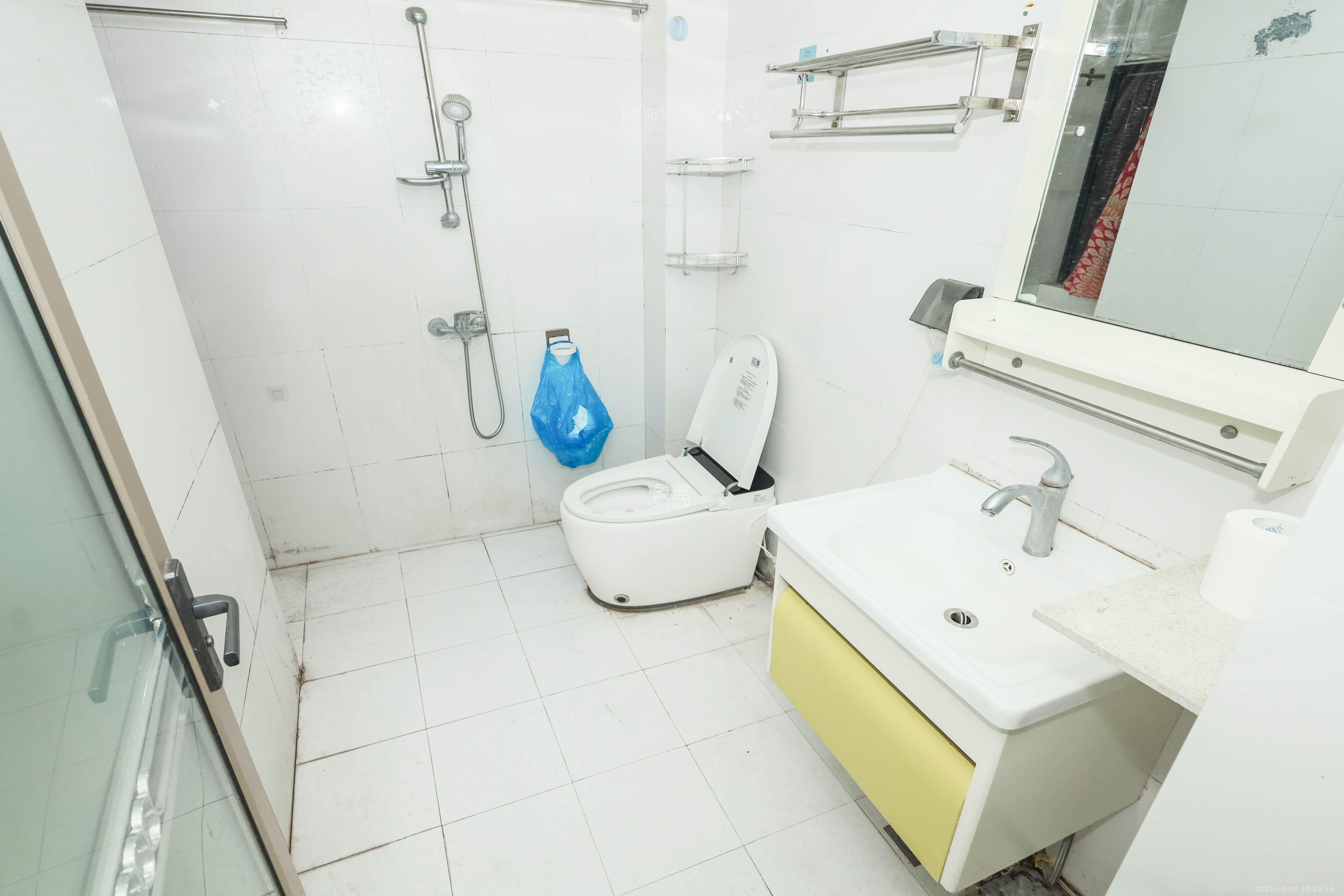 山水英伦 2室2厅1卫 59.0万 山水英伦 2室2厅1卫 59.0万卫生间