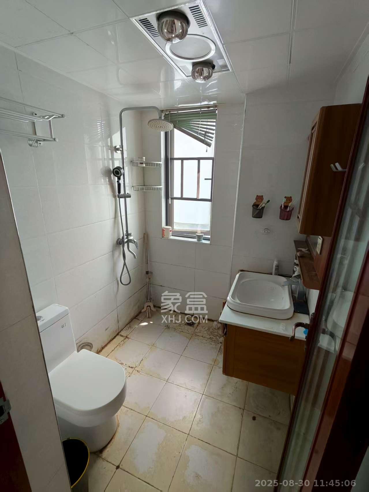 好莱城(弘德西街) 2室1厅1卫 1800.0元/月 好莱城(弘德西街) 2室1厅1卫 1800.0元/月室内图