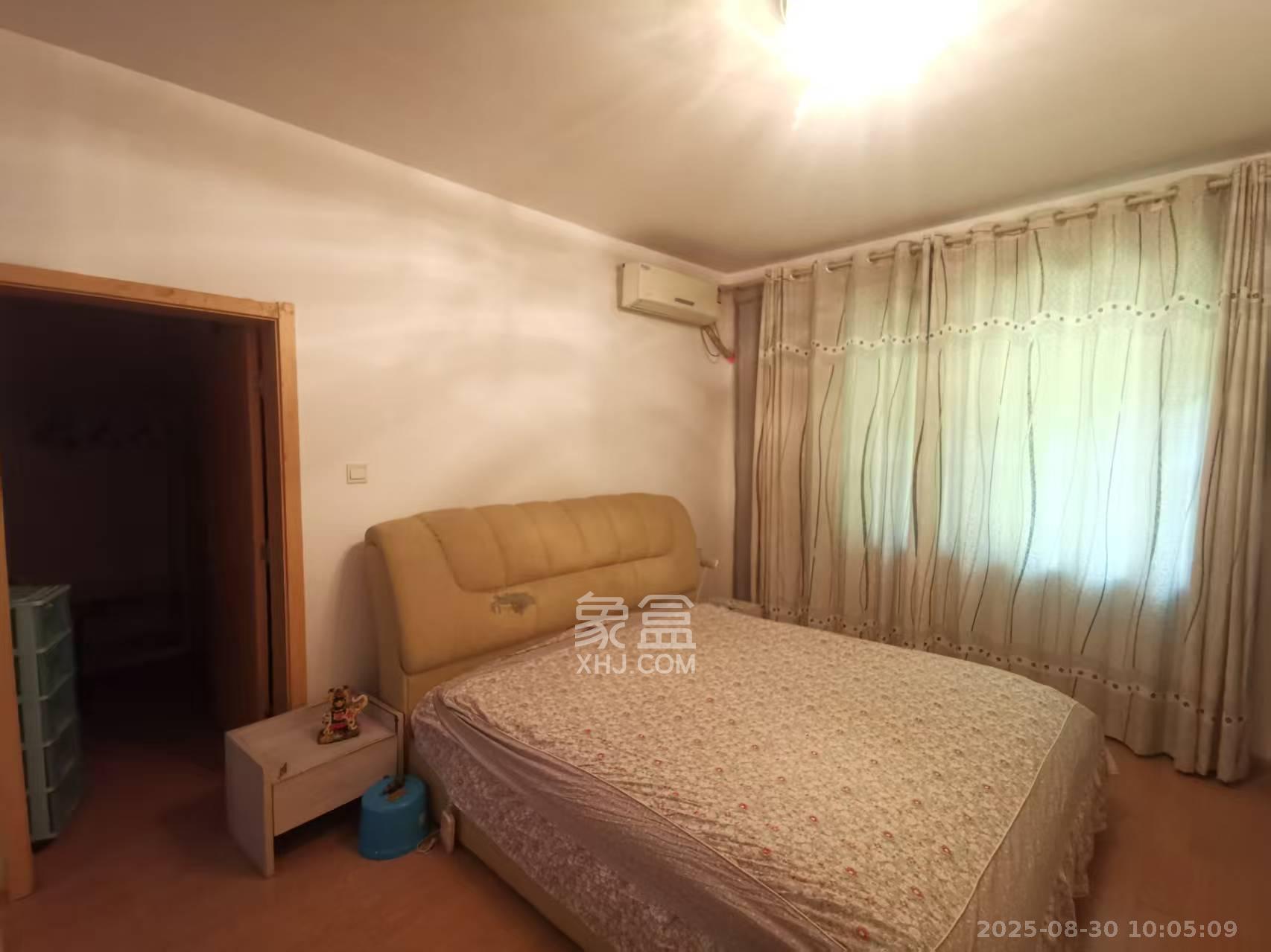 华银天际  3室2厅2卫    1800.0元/月室内图