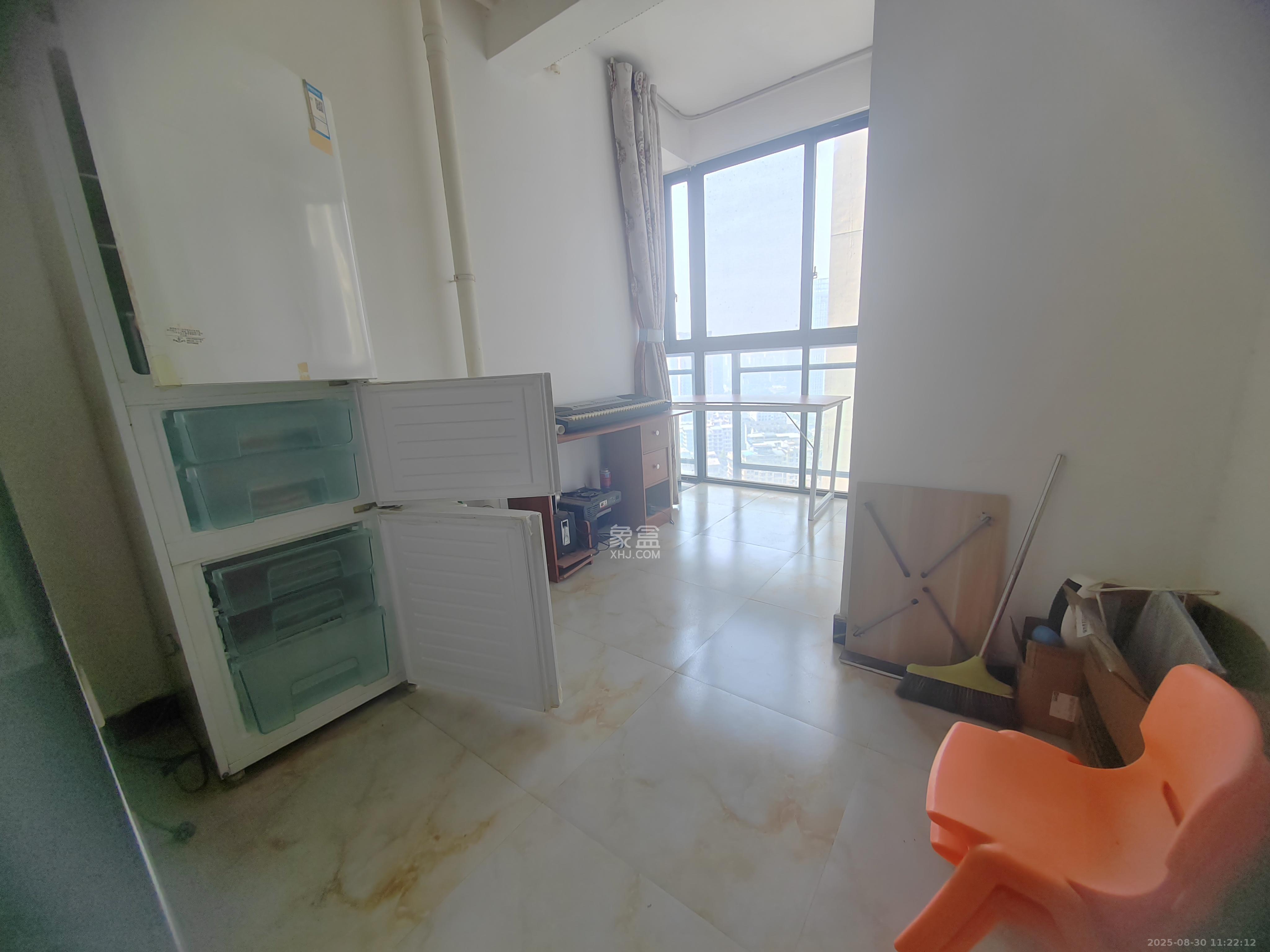 金科东方大院三四期  3室2厅2卫    2300.0元/月 金科东方大院三四期  3室2厅2卫    2300.0元/月室内图