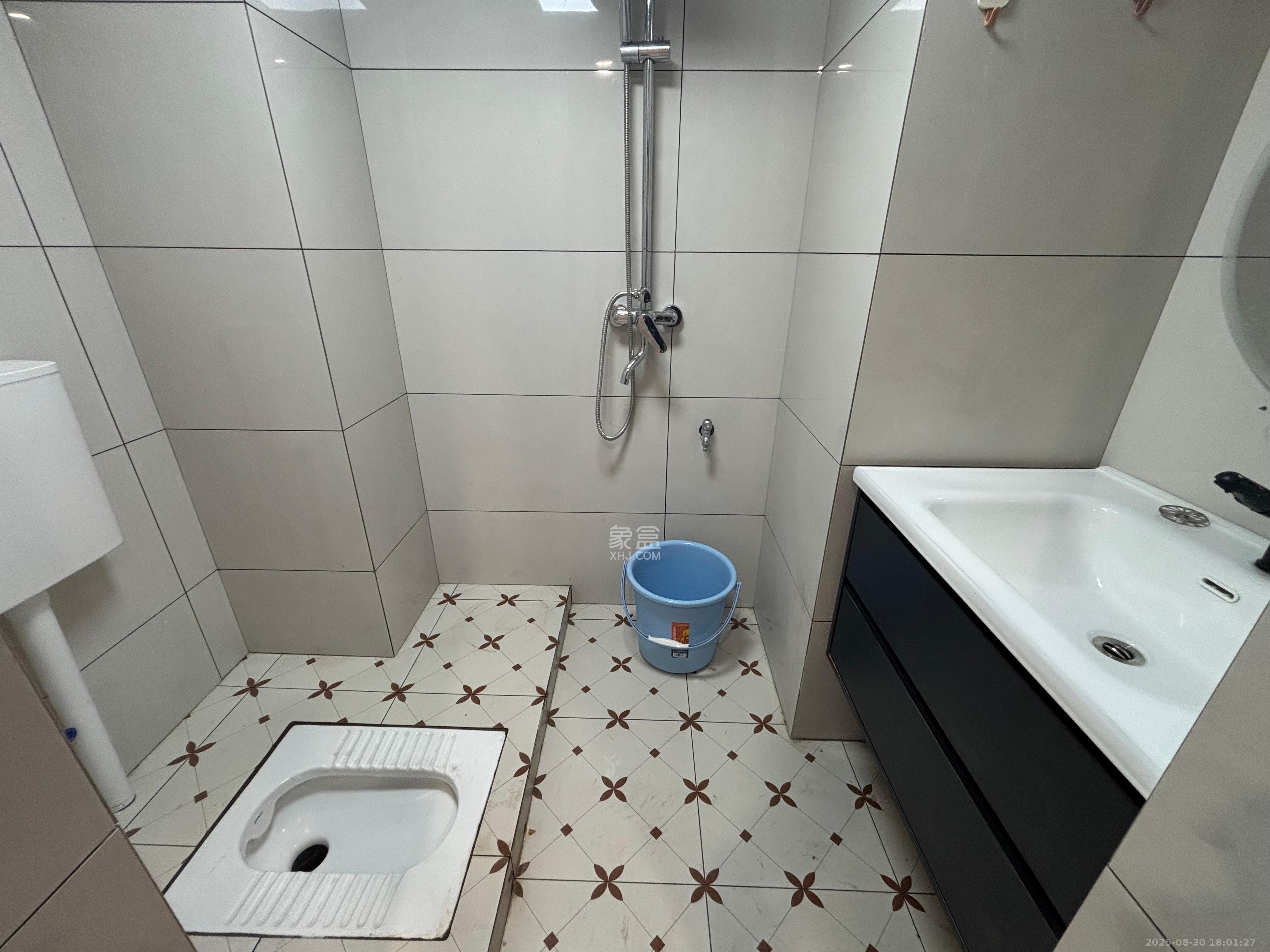 力高凤凰新天 2室1厅1卫 2100.0元/月 力高凤凰新天 2室1厅1卫 2100.0元/月室内图