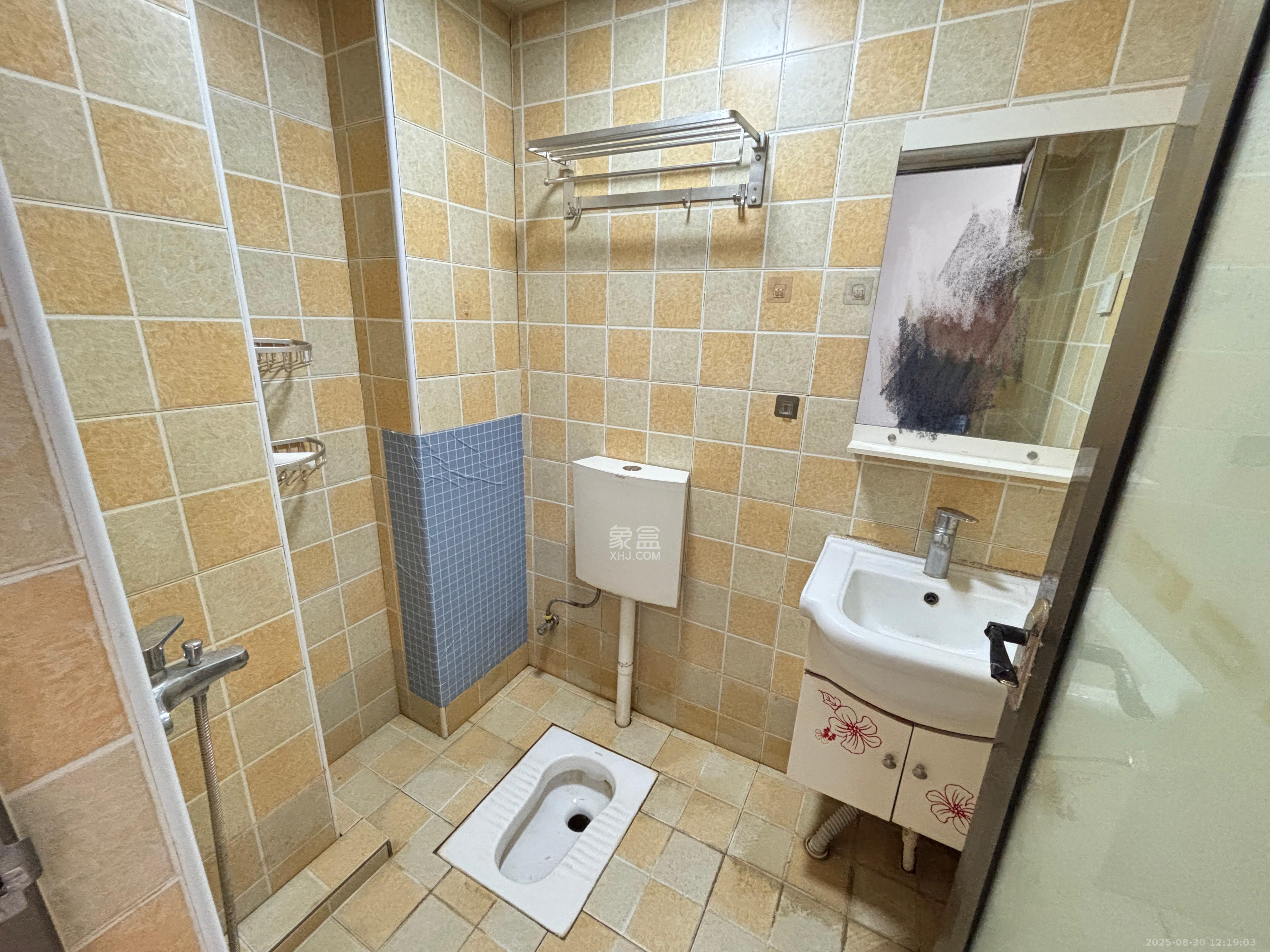 蓝山郡  1室1厅1卫    1300.0元/月 蓝山郡  1室1厅1卫    1300.0元/月室内图