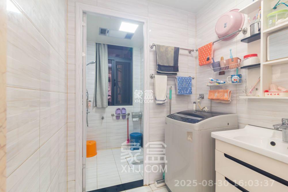 辉煌国际城二期 3室2厅1卫 2700.0元/月 辉煌国际城二期 3室2厅1卫 2700.0元/月室内图