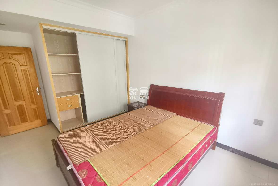 华龙家园(和泰家园)  2室1厅2卫    1800.0元/月 华龙家园(和泰家园)  2室1厅2卫    1800.0元/月室内图1