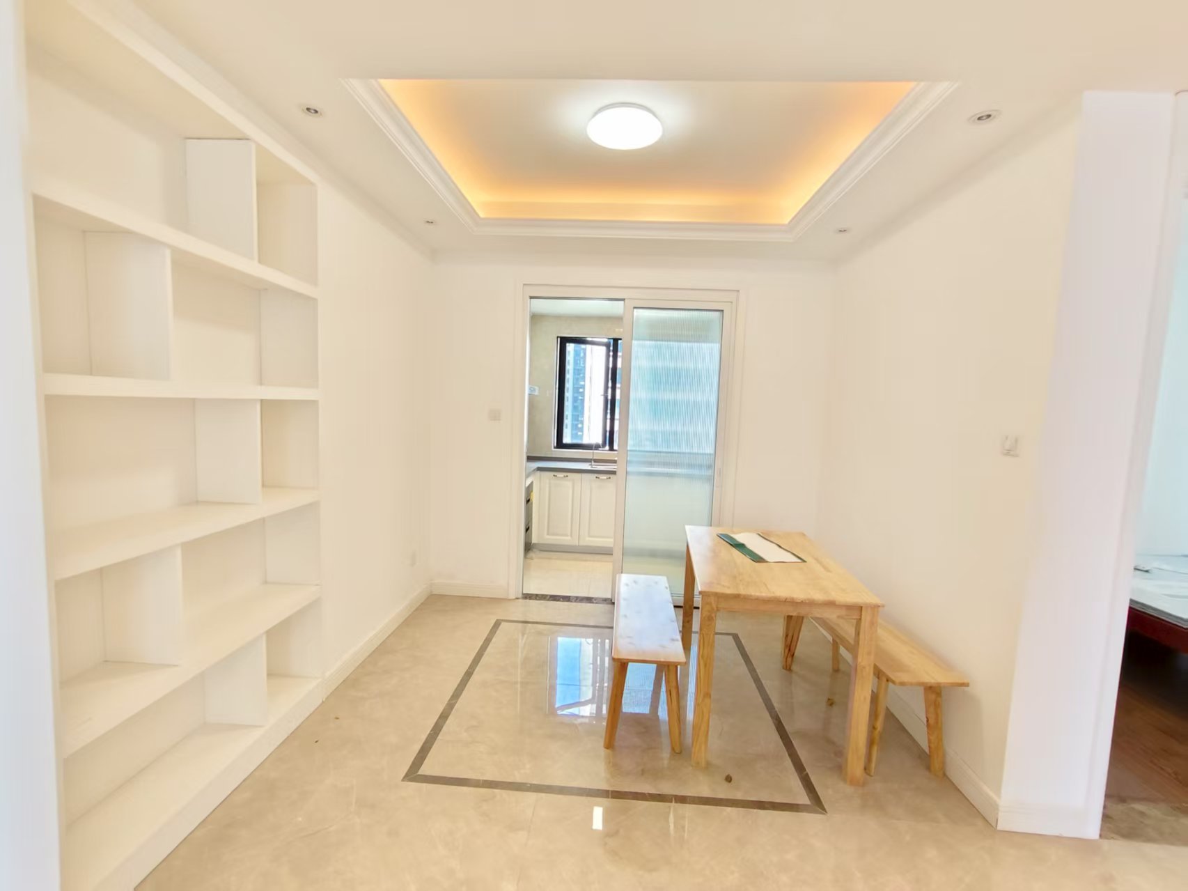 荣盛碧桂园铂悦府  4室2厅2卫    2200.0元/月室内图