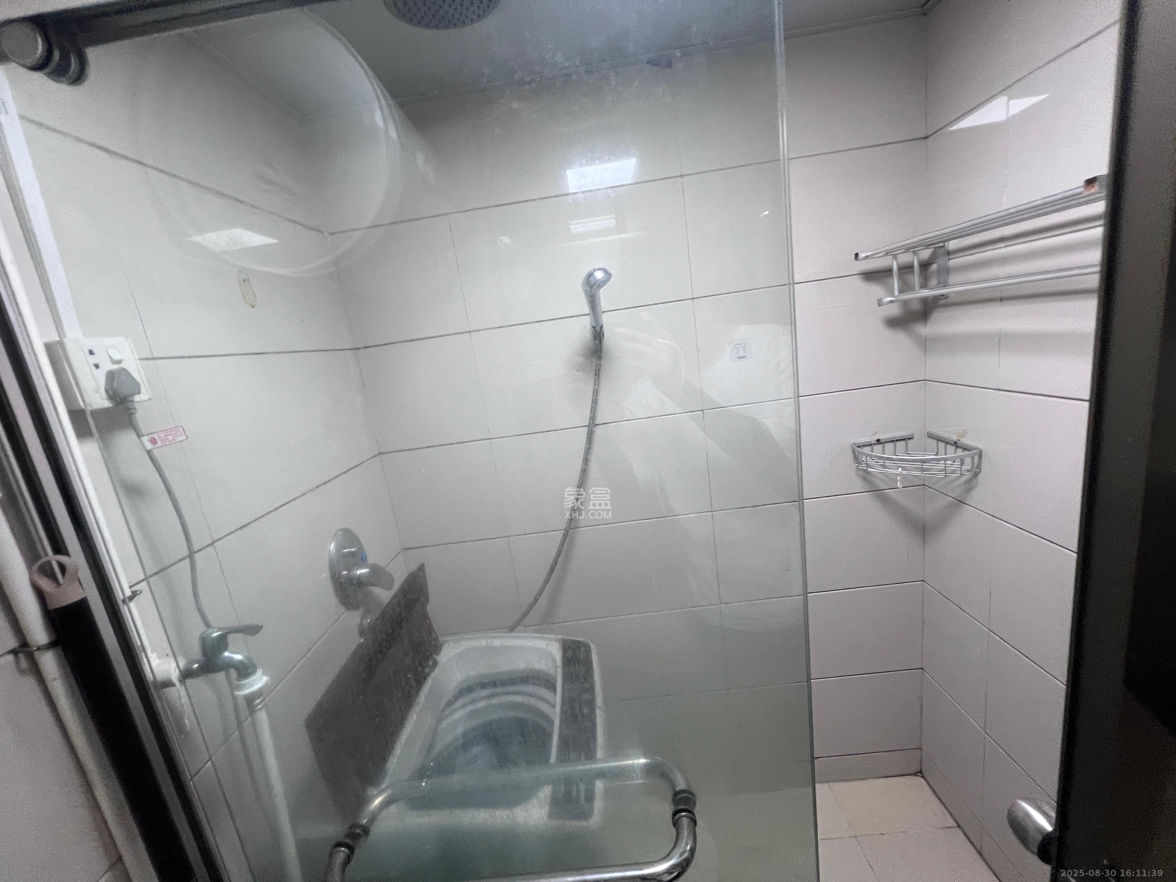 名富公寓  1室1厅1卫    1700.0元/月 名富公寓  1室1厅1卫    1700.0元/月室内图1