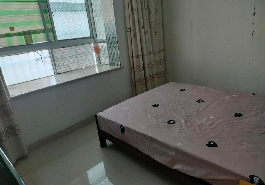 曲兰庭苑 3室2厅2卫 1500.0元/月 曲兰庭苑 3室2厅2卫 1500.0元/月室内图