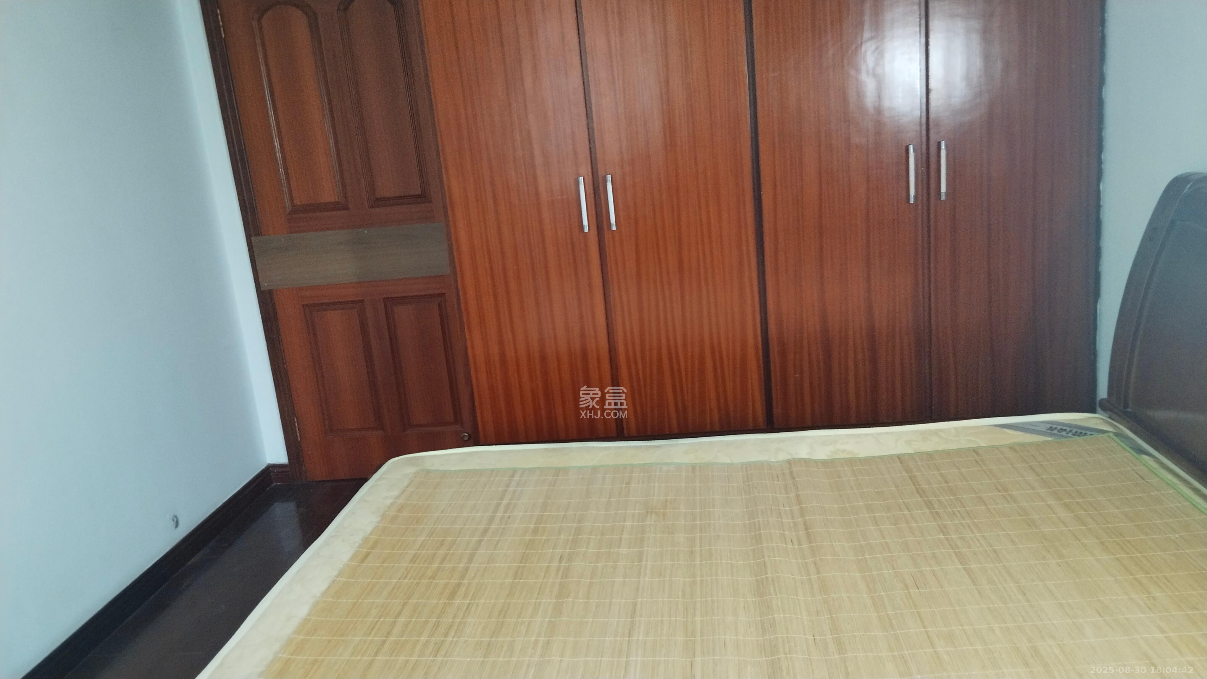 岳北社区  2室1厅1卫    1800.0元/月