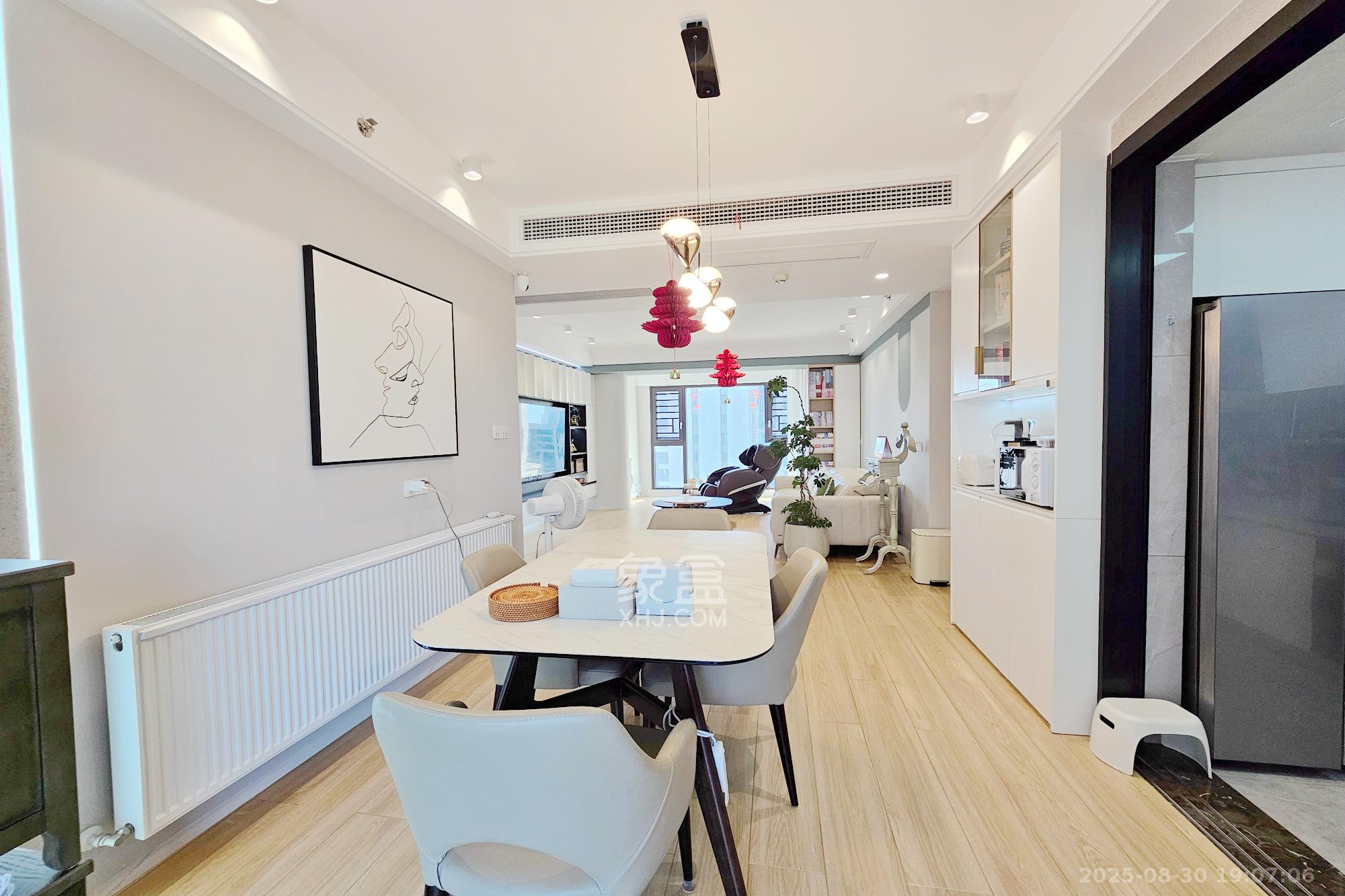 明昇壹城(明昇时代广场)二期  4室2厅2卫    268.0万 明昇壹城(明昇时代广场)二期  4室2厅2卫    268.0万客厅