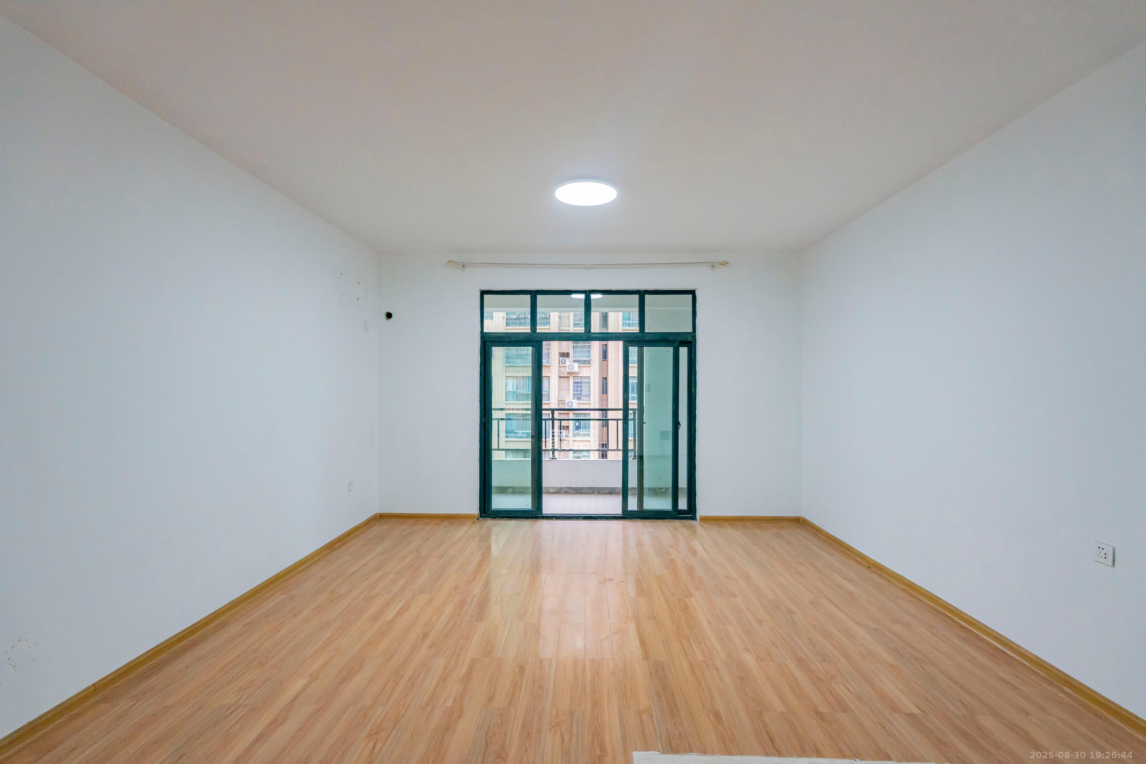 财富名园 3室2厅2卫 110.0万 财富名园 3室2厅2卫 110.0万客厅